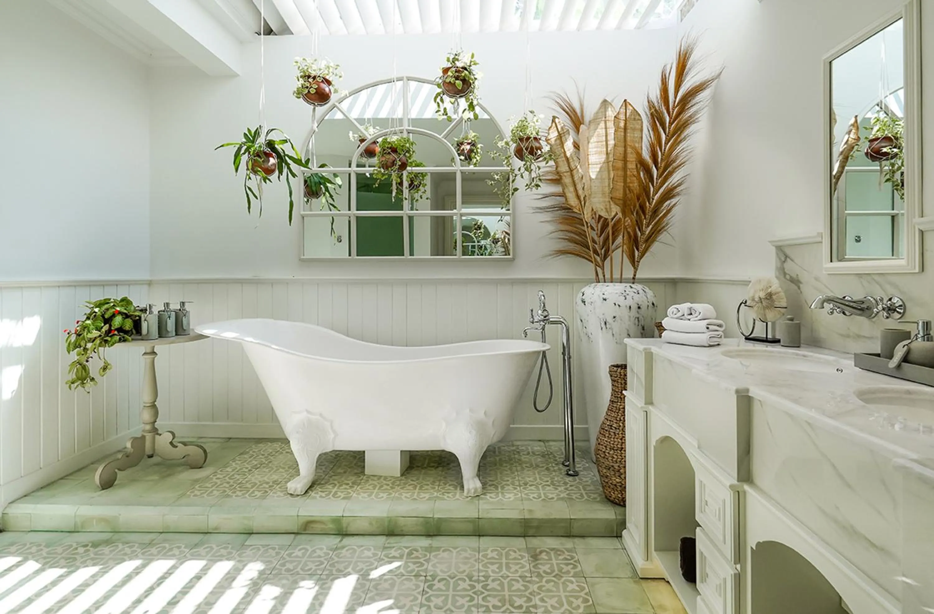 Villa Symphony White by BaliSuperHost