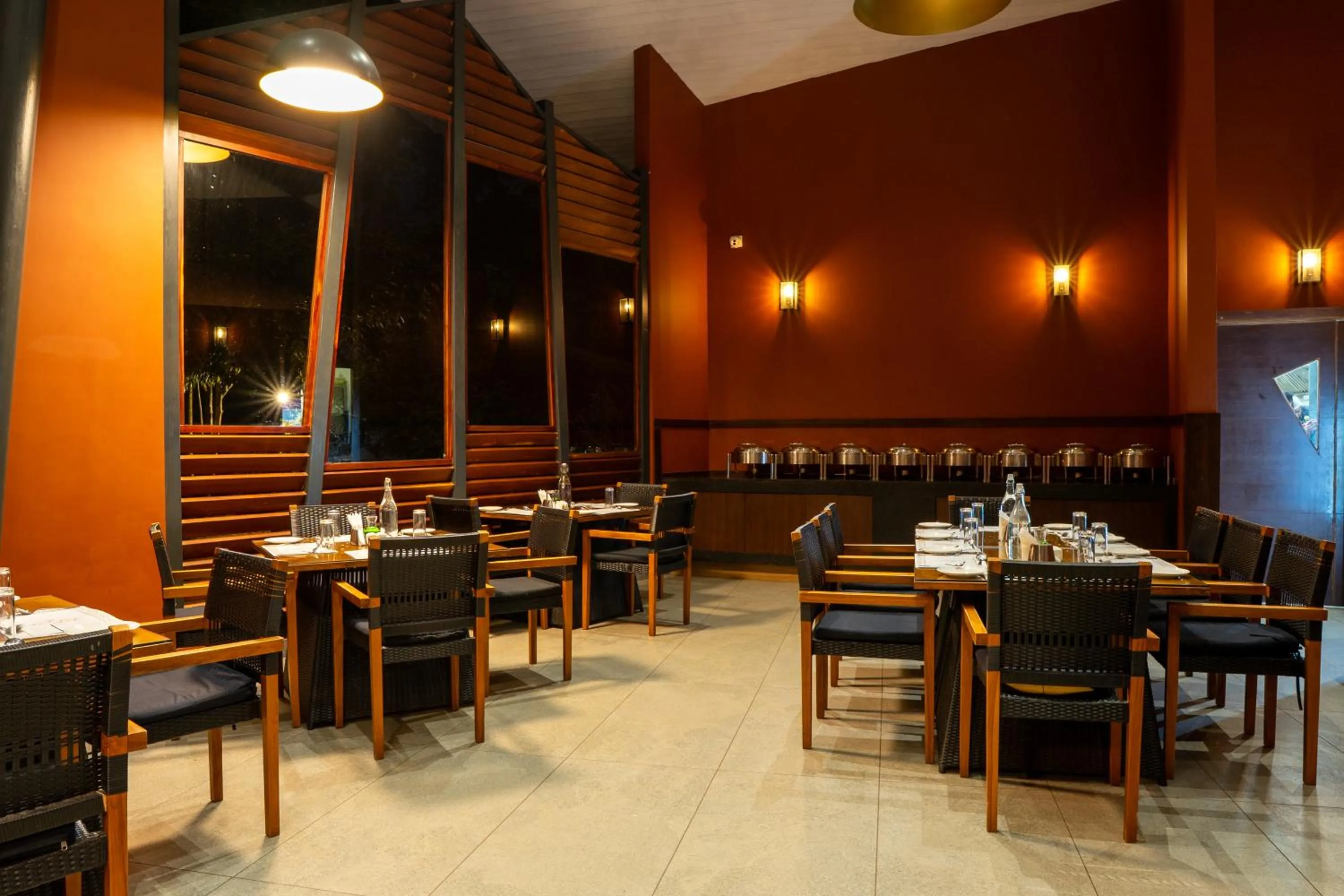 Restaurant/places to eat in Vyna Hillock Resort and Spa