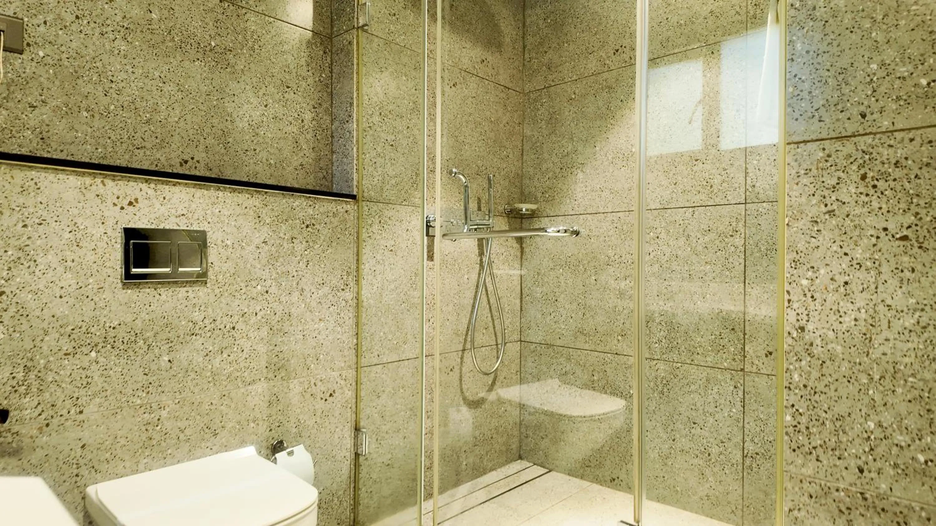 Bathroom in Vyna Hillock Resort