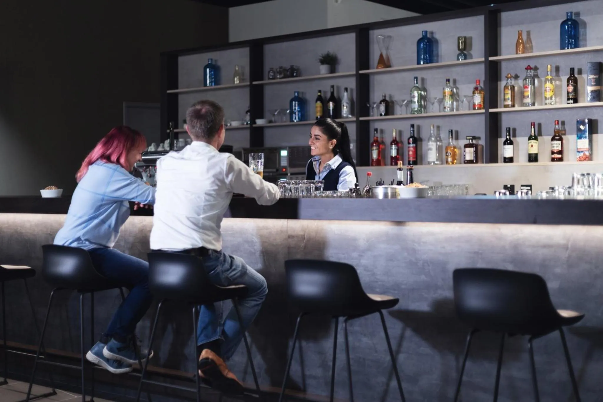 Lounge or bar in Candlewood Suites Augsburg by IHG