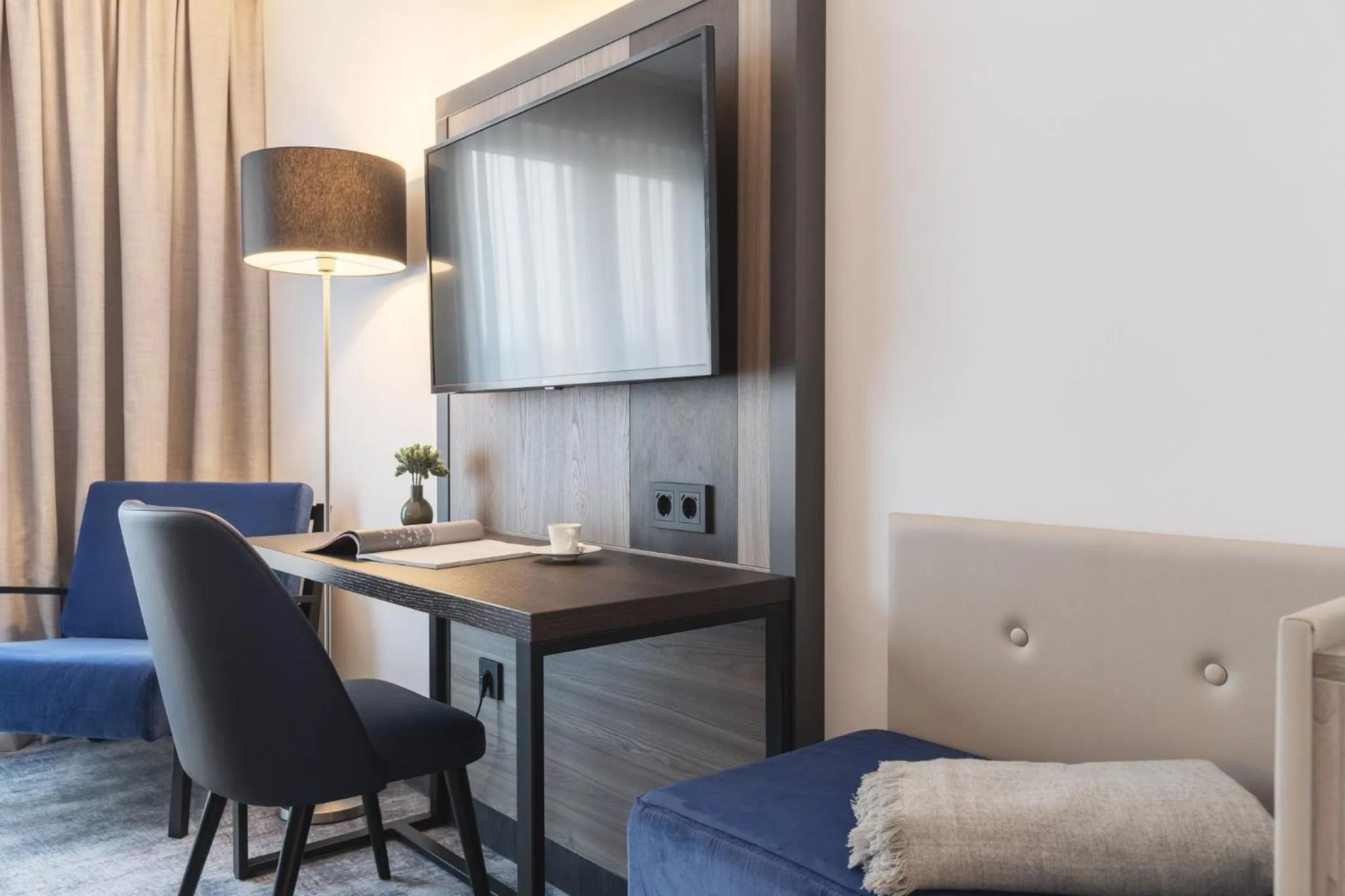 Photo of the whole room in Candlewood Suites Augsburg by IHG