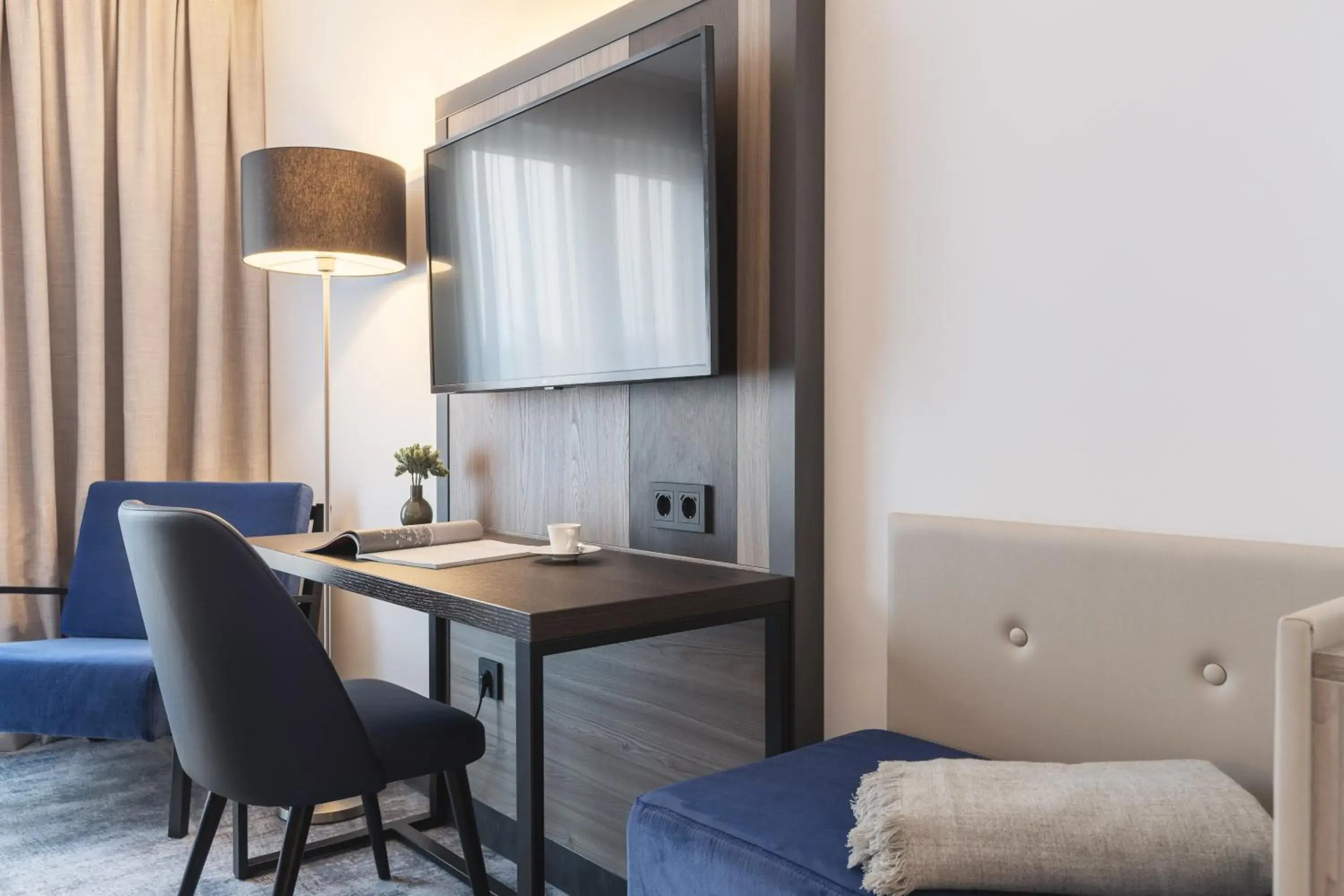 Photo of the whole room in Candlewood Suites Augsburg by IHG Photo of the whole room in Candlewood Suites Augsburg by IHG