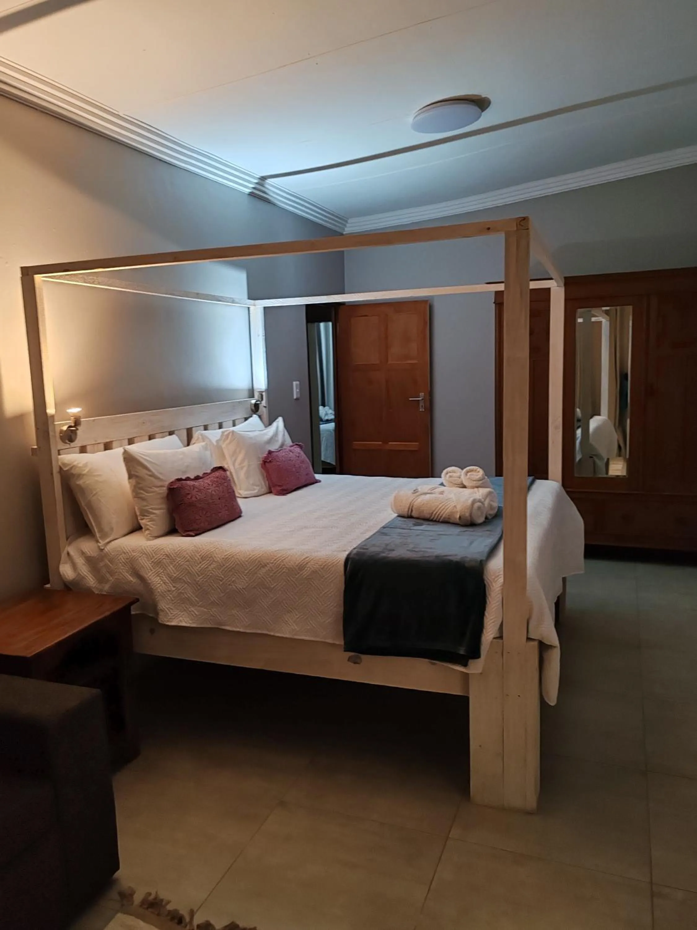 Bed in Stoep Cafe Guest House