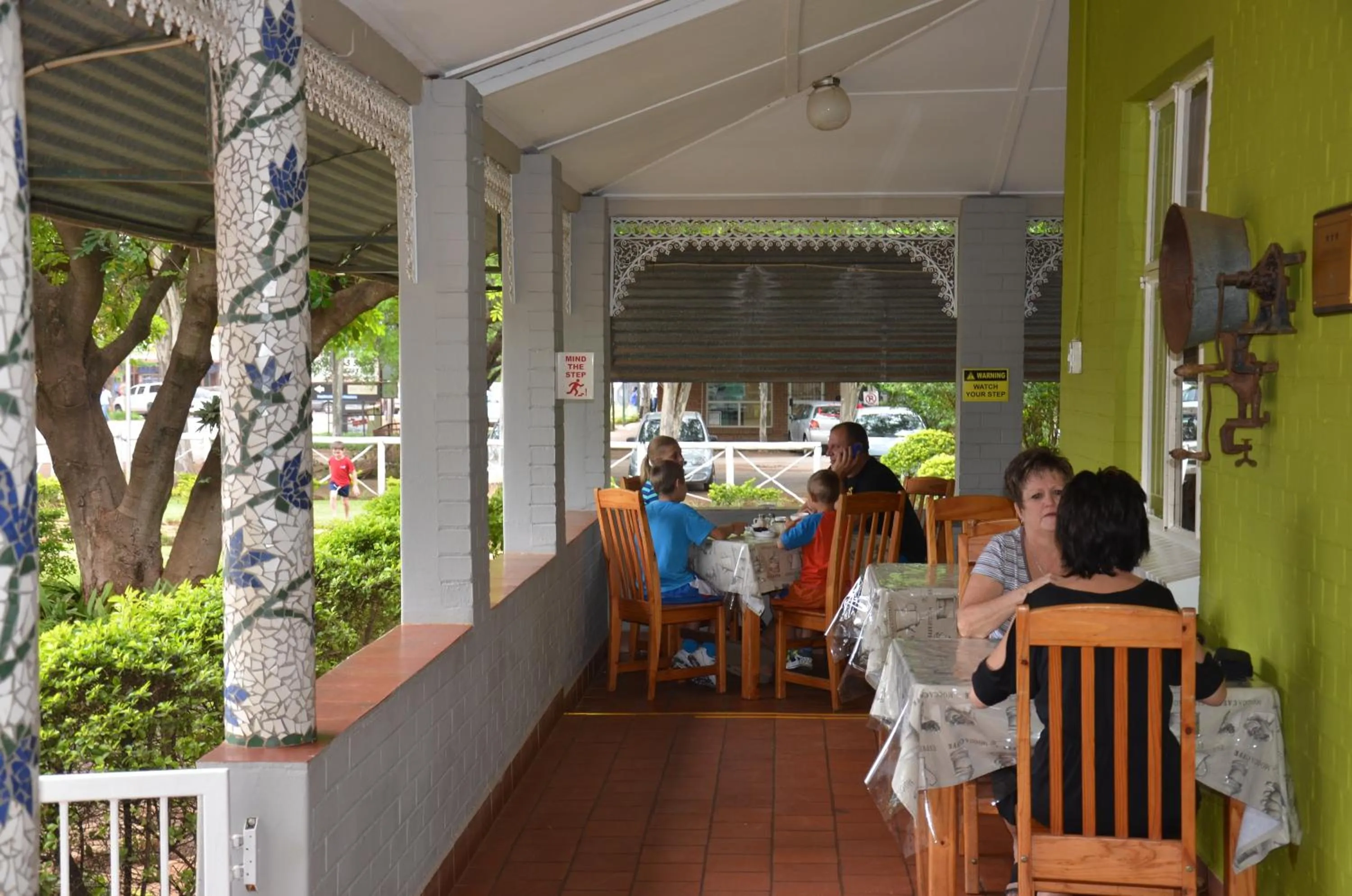 Restaurant/places to eat in Stoep Cafe Guest House