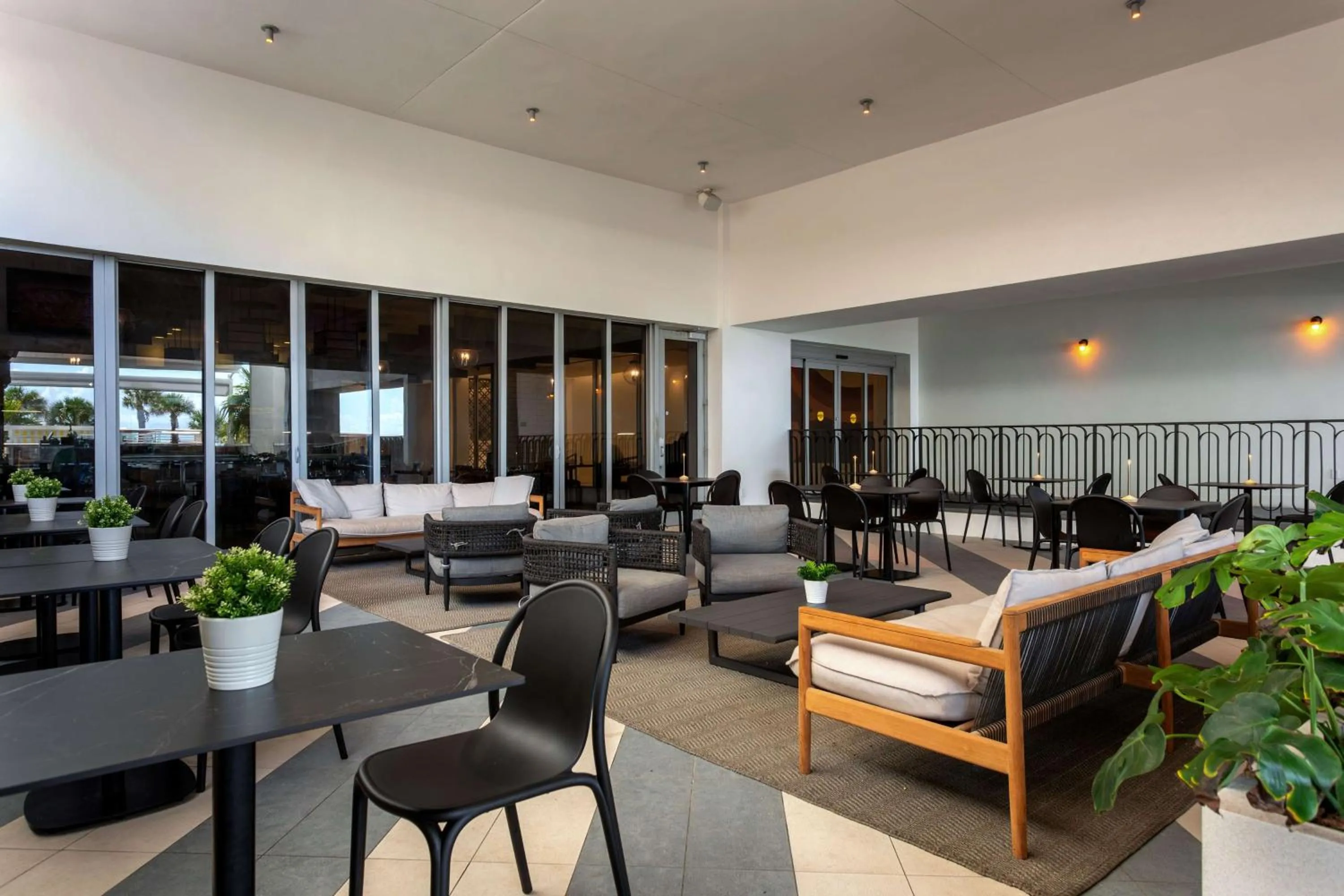 Restaurant/places to eat in Hilton Cabana Miami Beach Resort