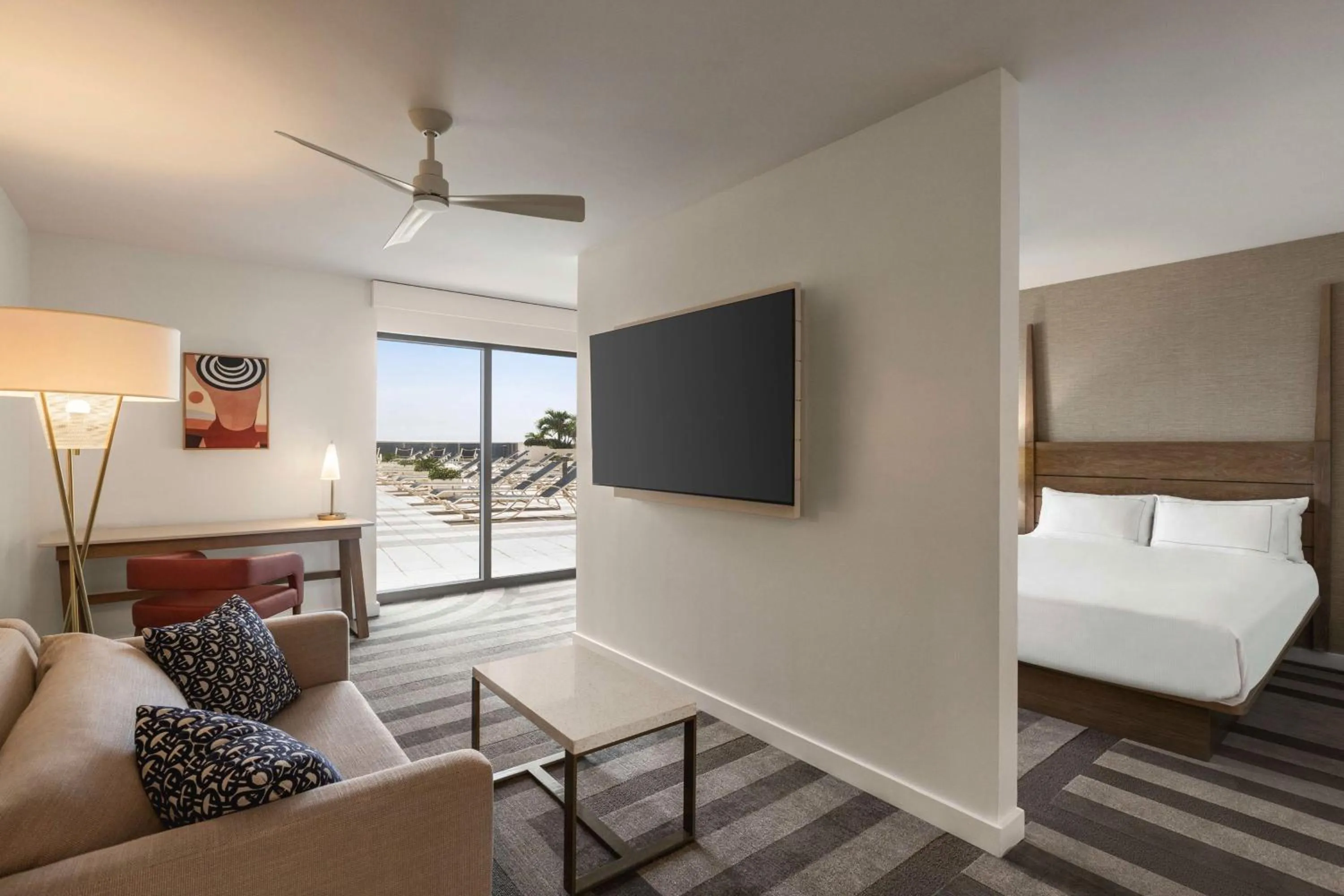 Living room, Bed in Hilton Cabana Miami Beach Resort