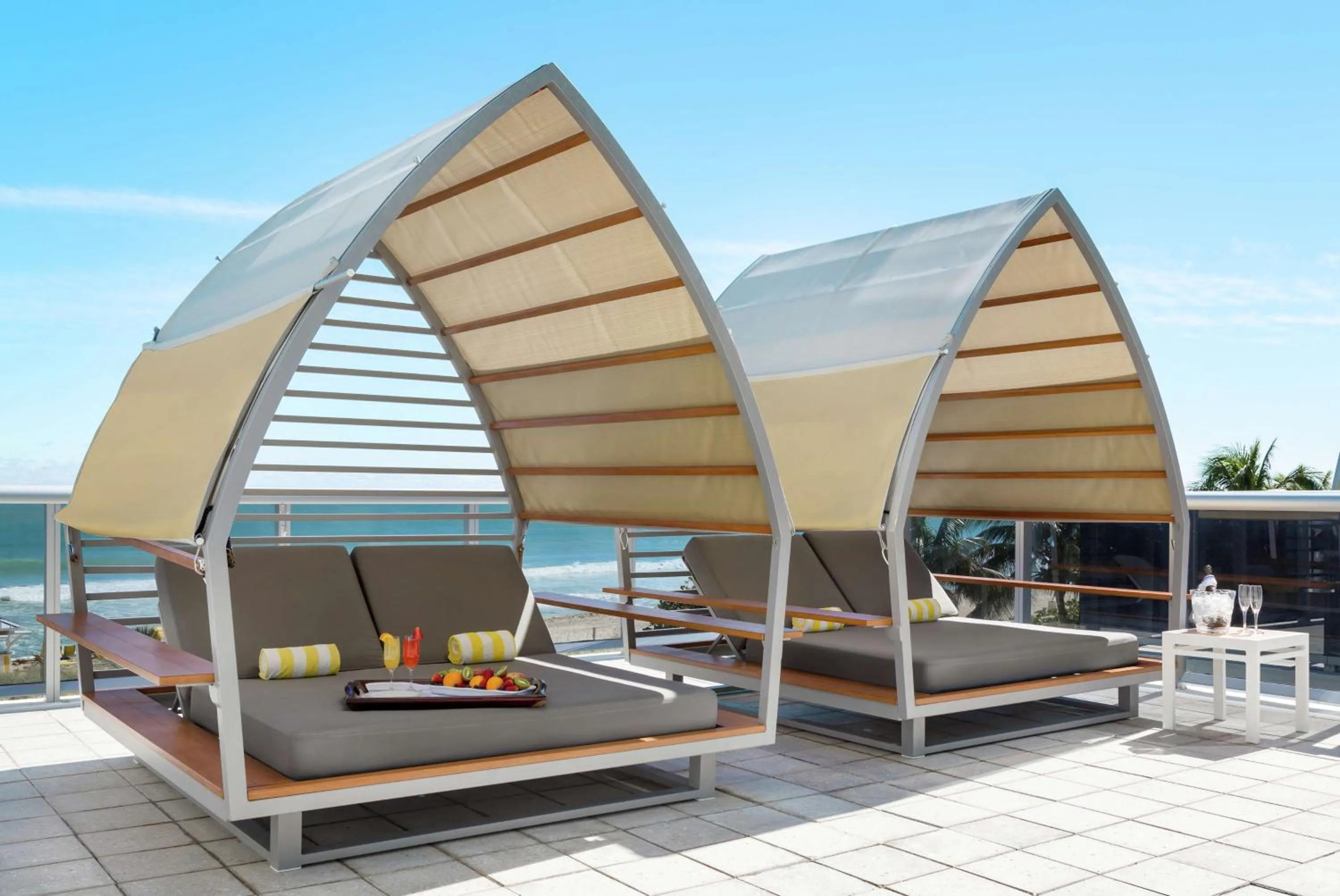 Pool view in Hilton Cabana Miami Beach Resort