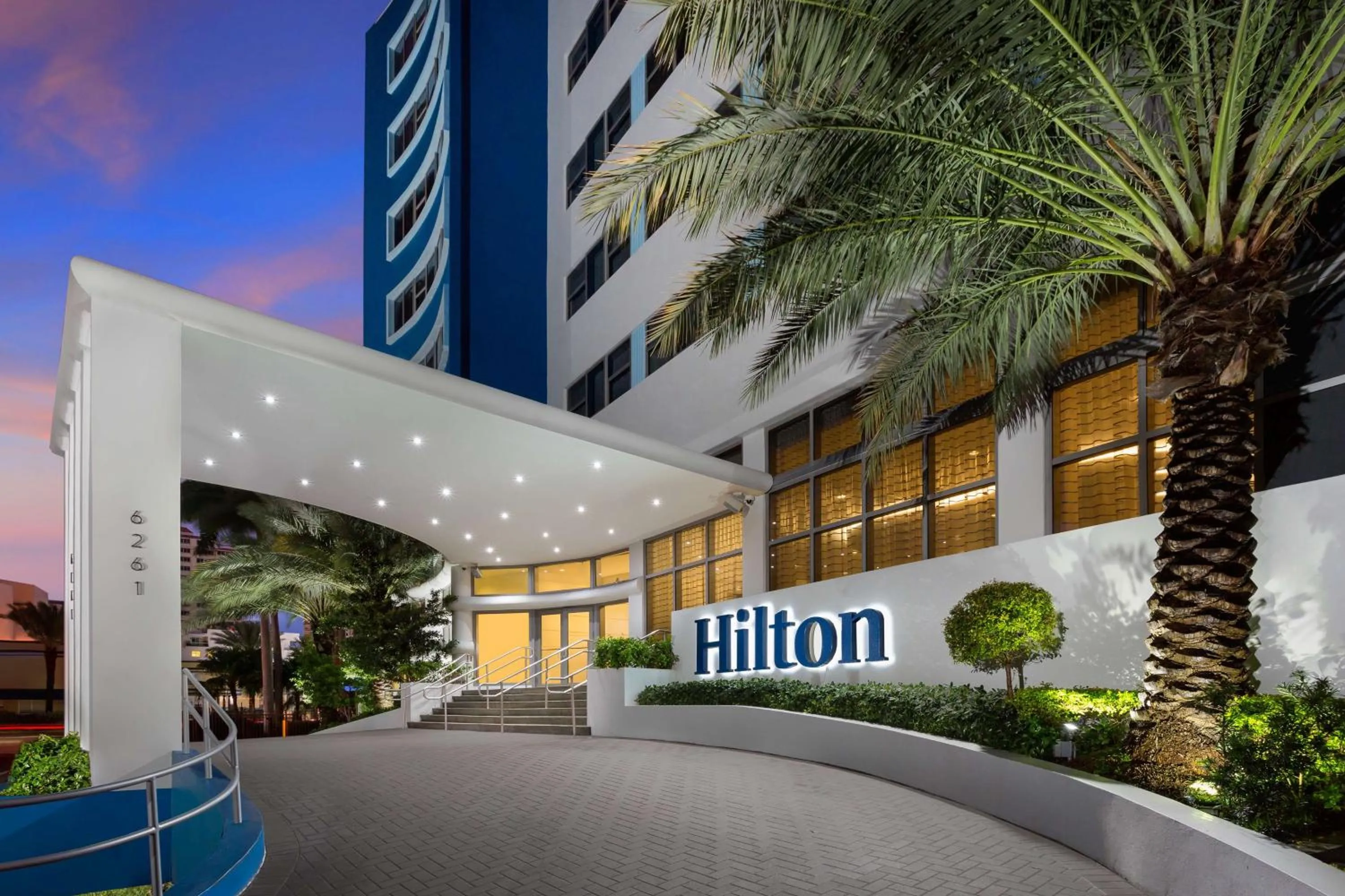 Property building in Hilton Cabana Miami Beach Resort