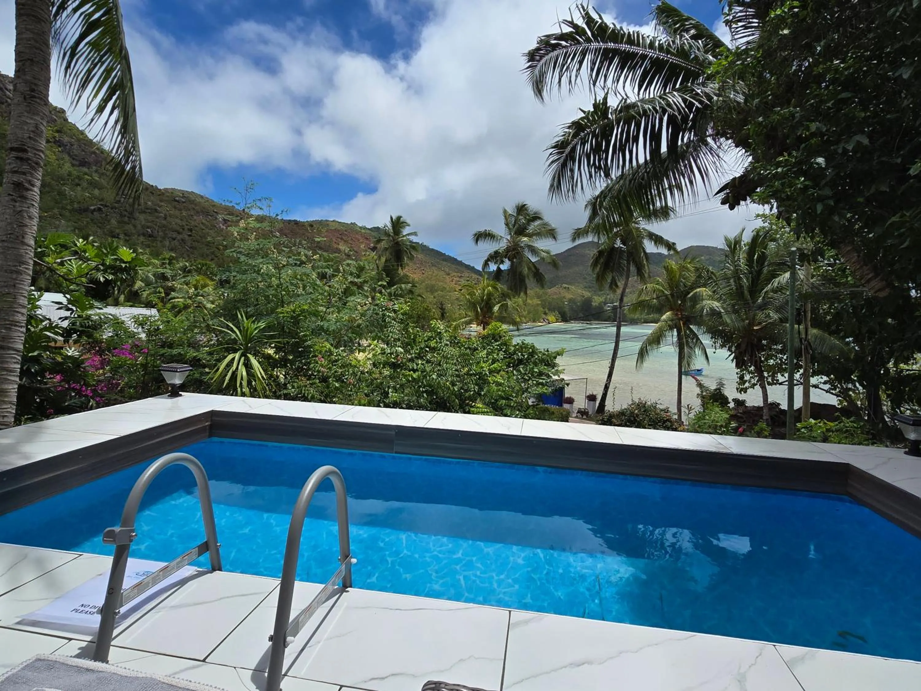 Pool view in Sea View Lodge
