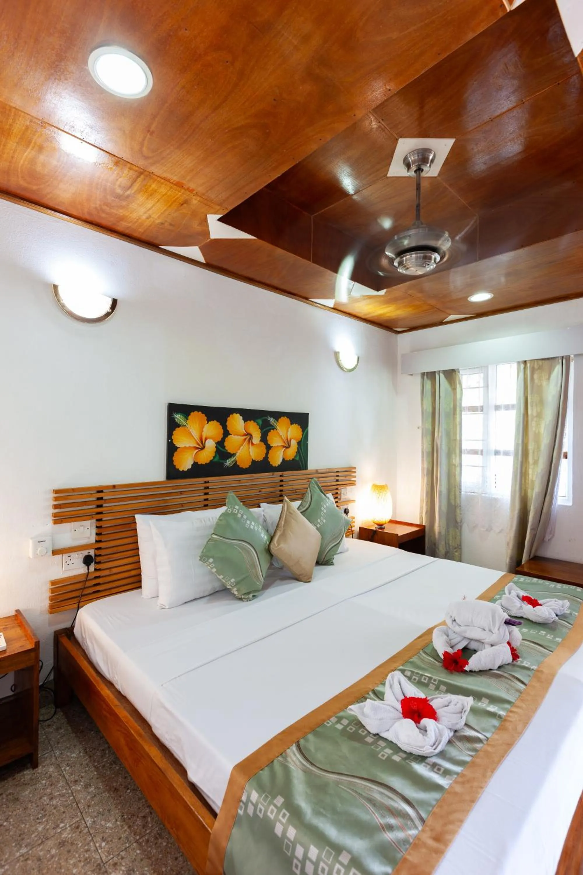 Bedroom, Bed in Sea View Lodge