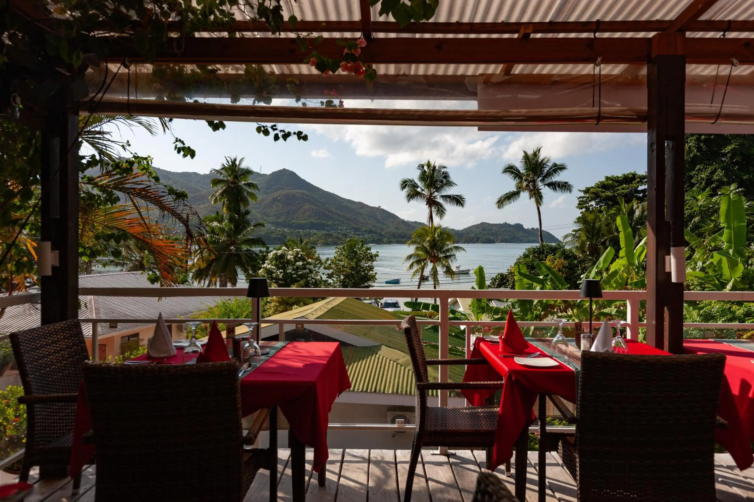 Restaurant/places to eat in Sea View Lodge