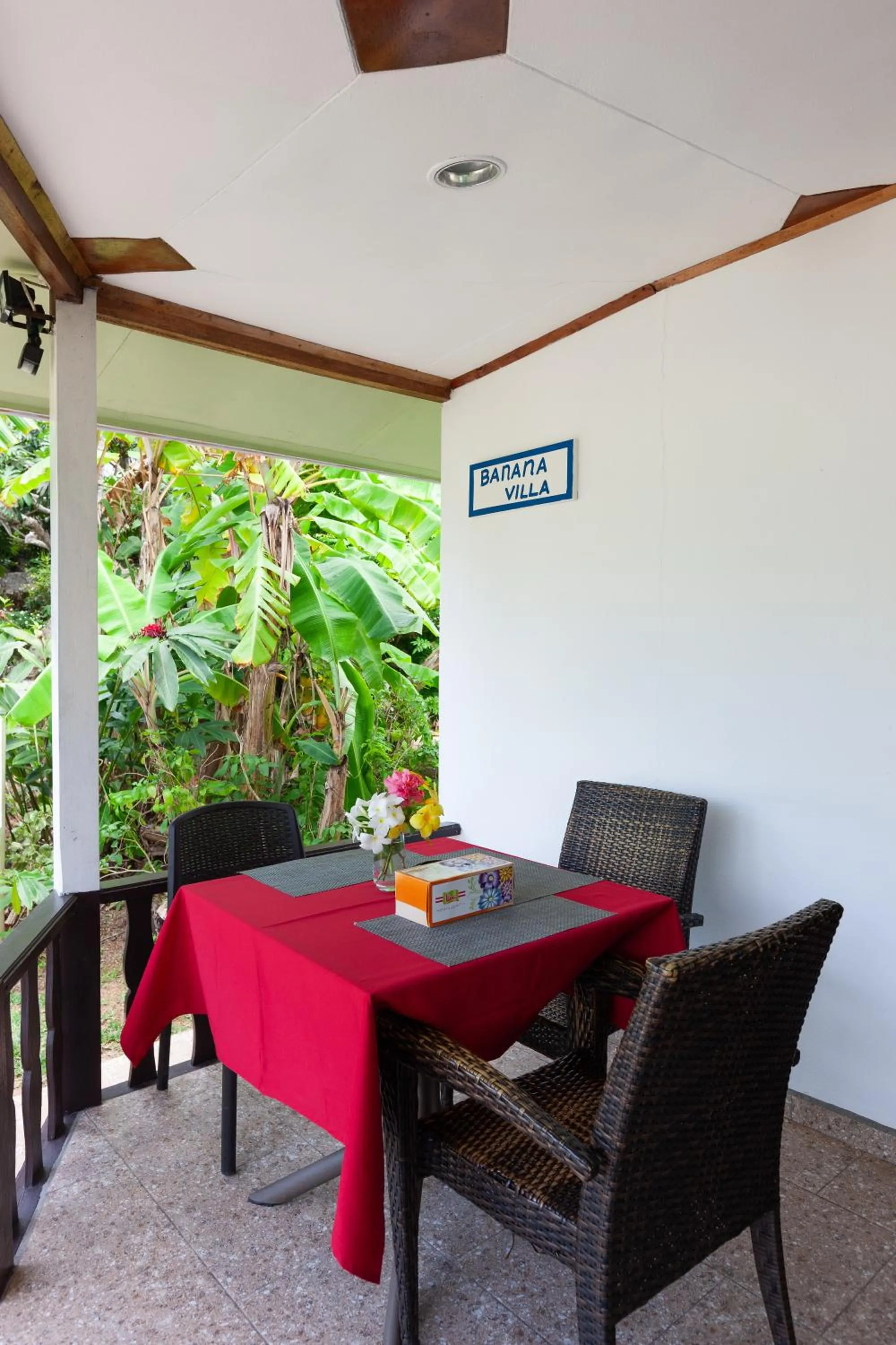 Seating area in Sea View Lodge