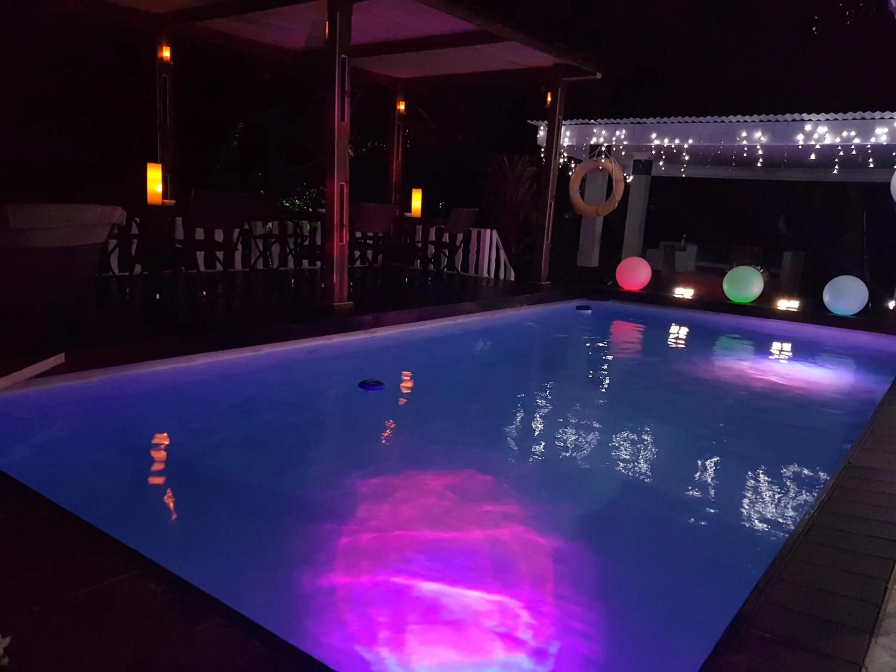 Night in Sea View Lodge