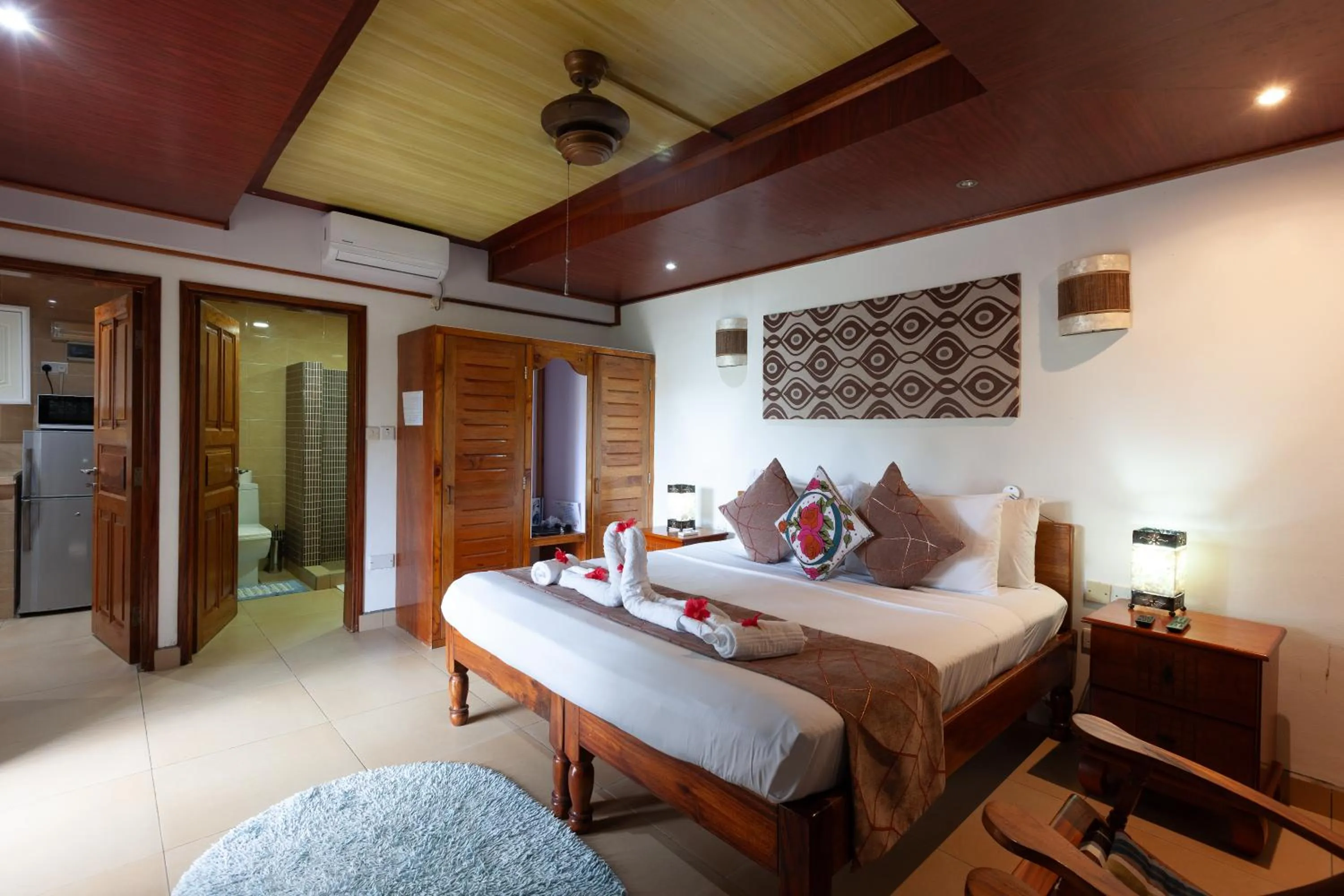 Bed in Sea View Lodge