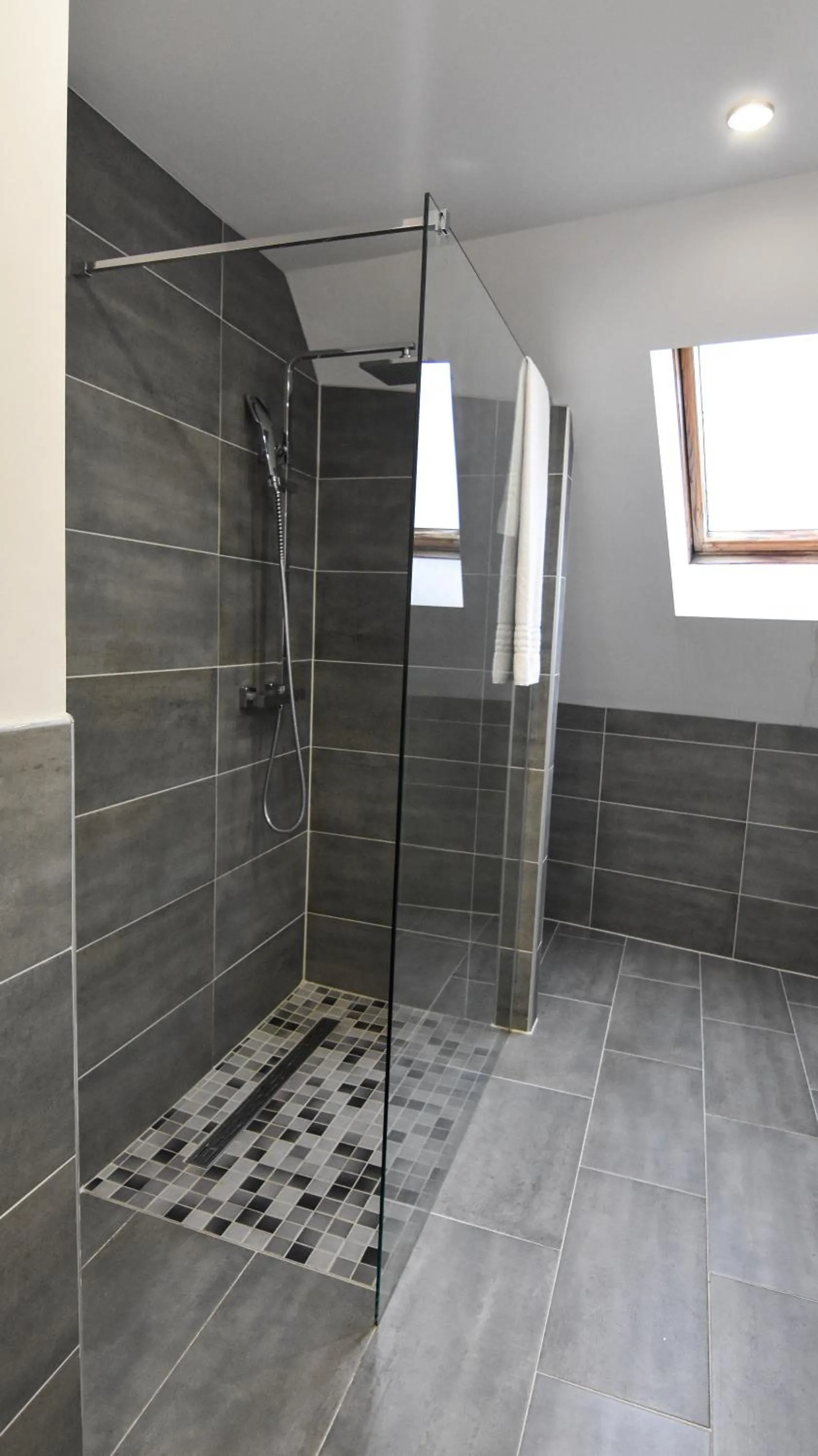 Shower in Hotel zur Schlemmerscheune