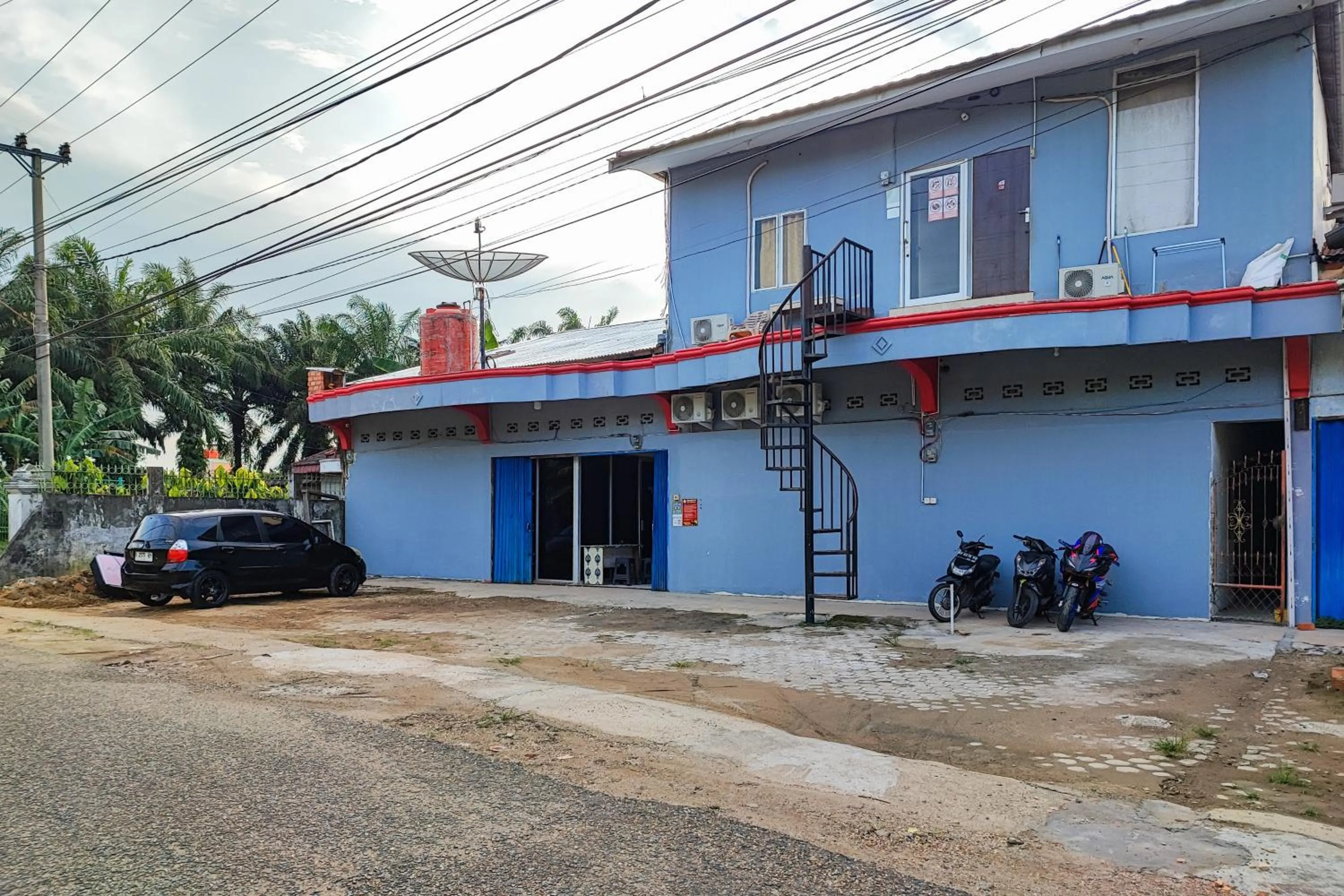 Property building in Urbanview Hotel Syariah near Jamtos