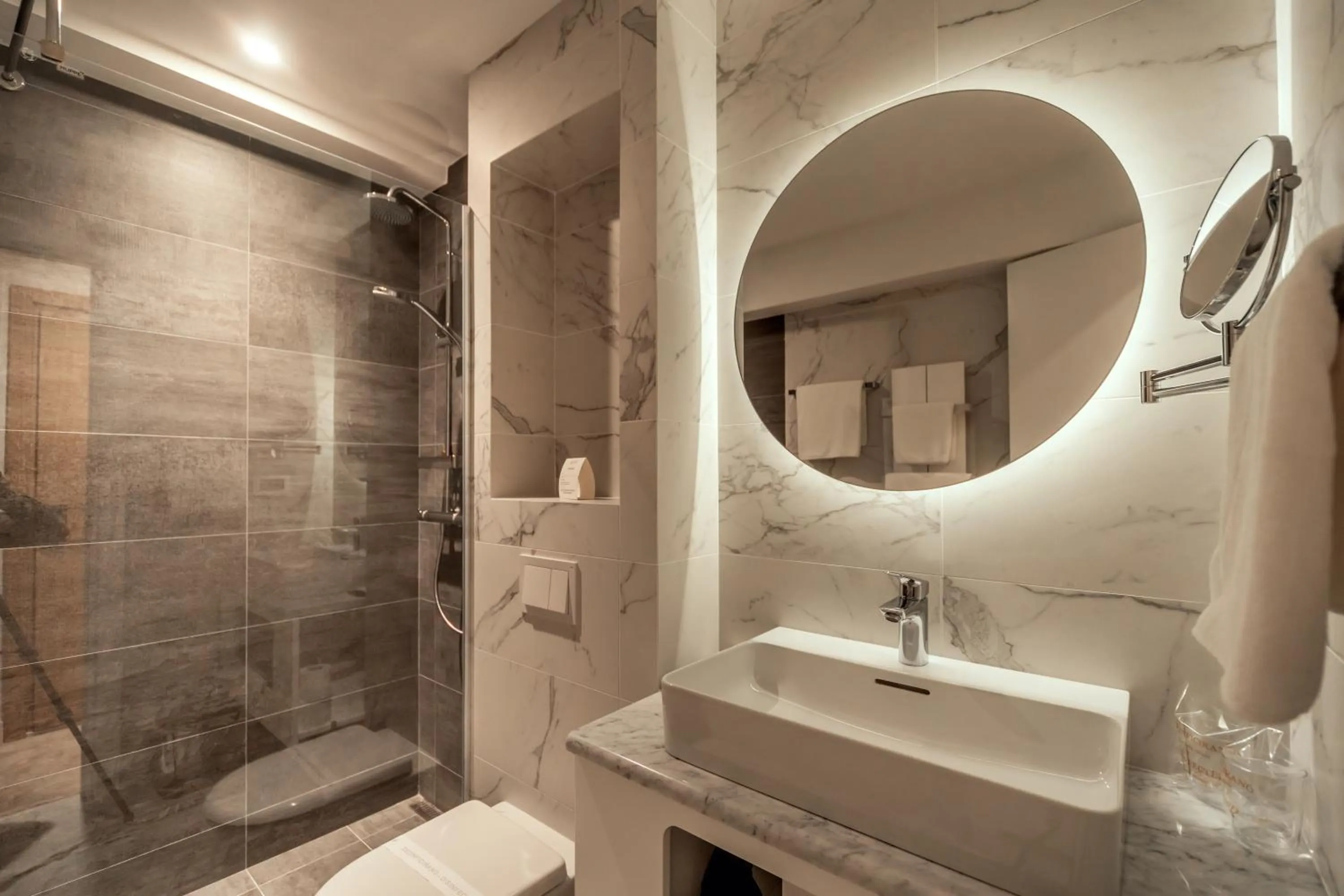 Shower in HOTEL AGAPE