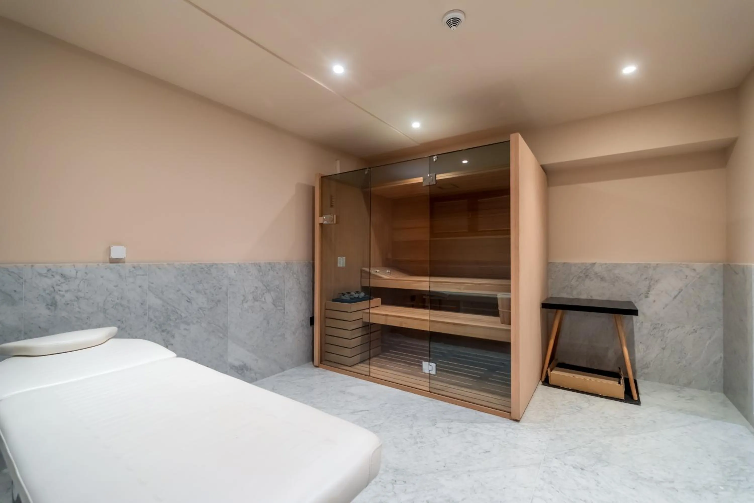 Open Air Bath, Bed in HOTEL AGAPE