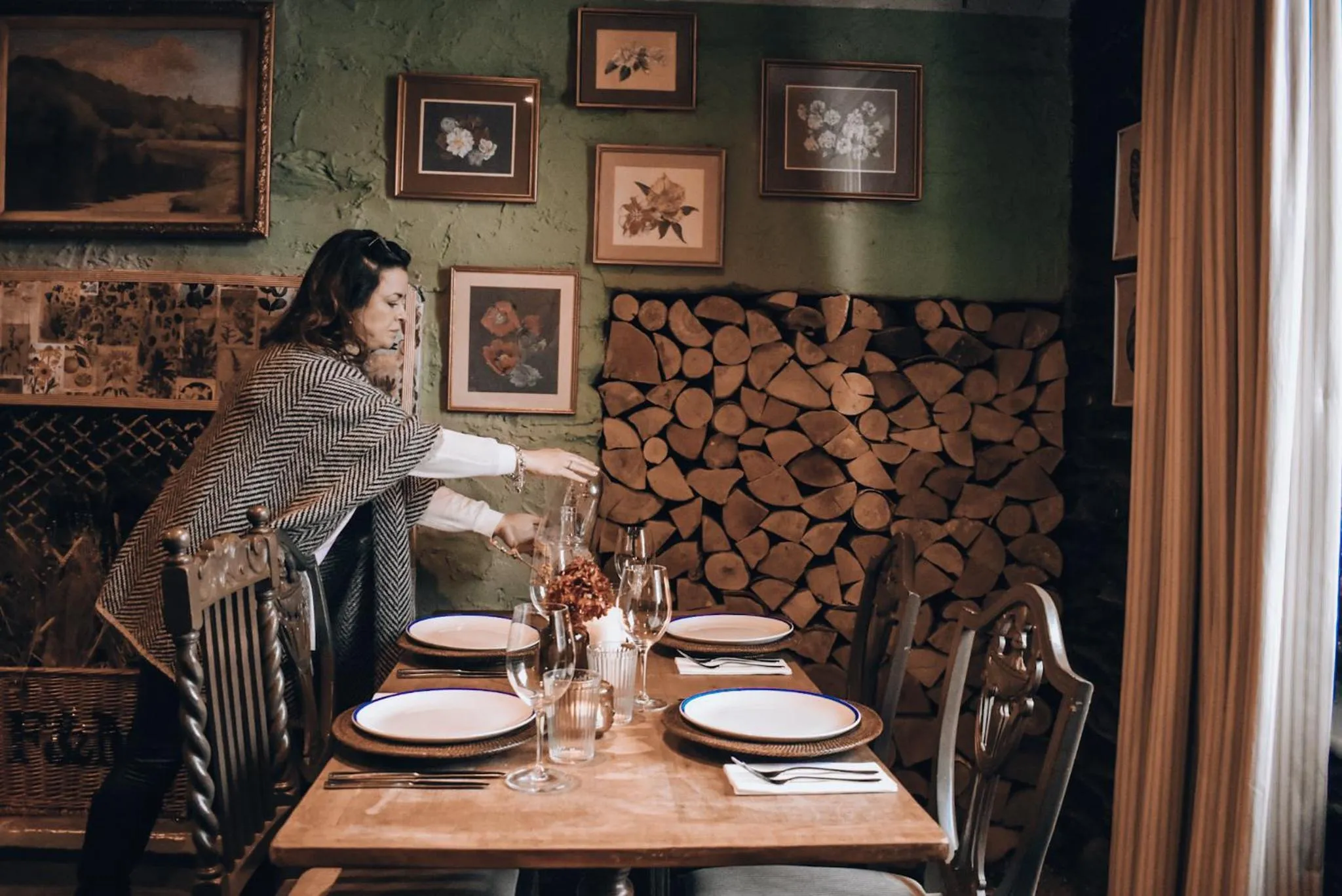 Restaurant/places to eat in The Hare & Hounds Inn