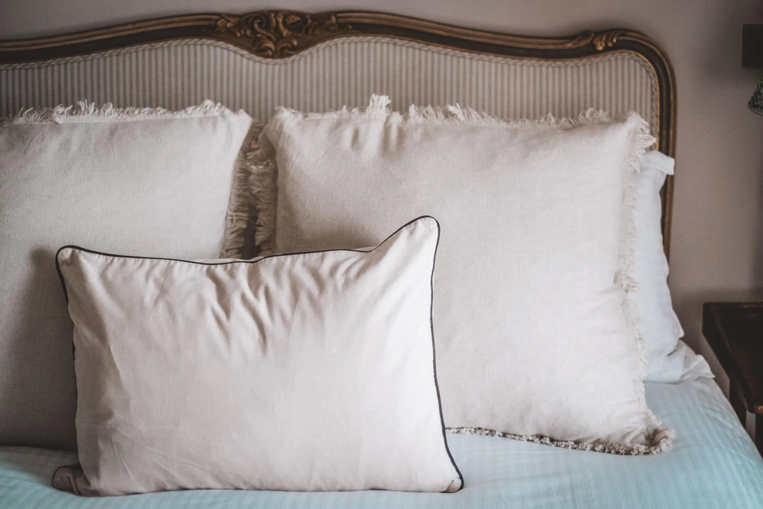 Bed in The Hare & Hounds Inn