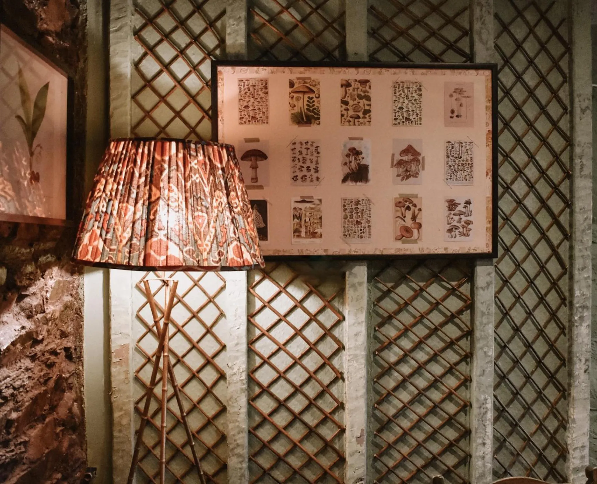 Decorative detail in The Hare & Hounds Inn