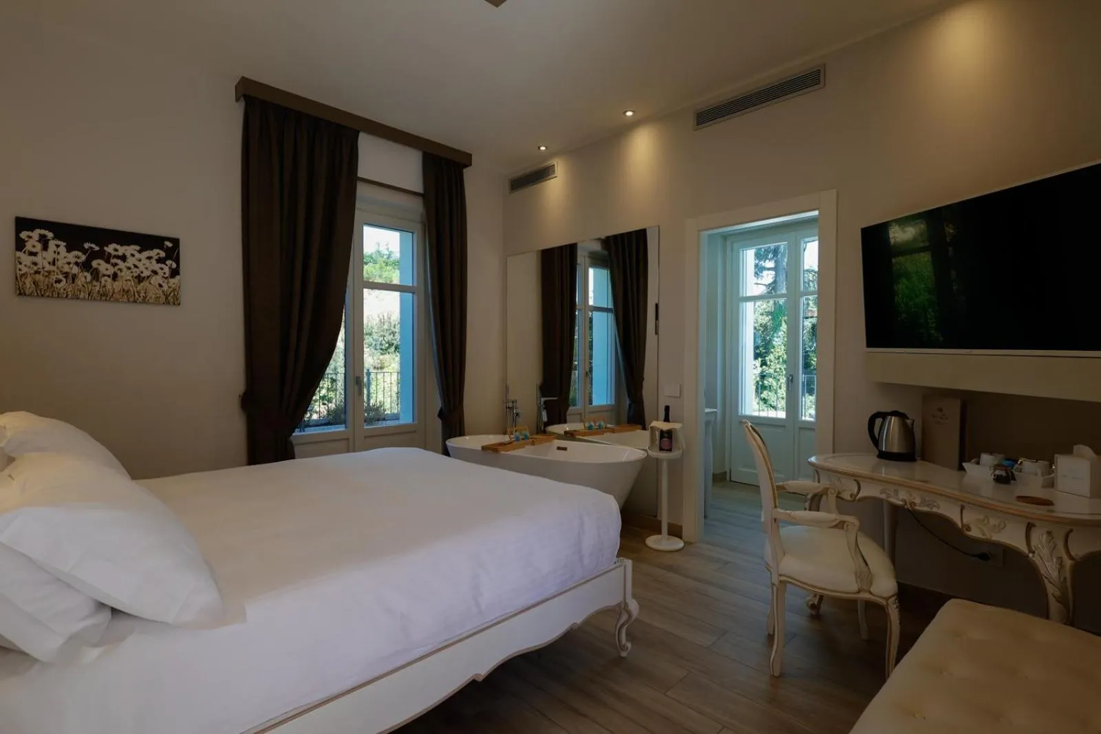 Bed in Villa Nonna Cicci Boutique Hotel - SPA