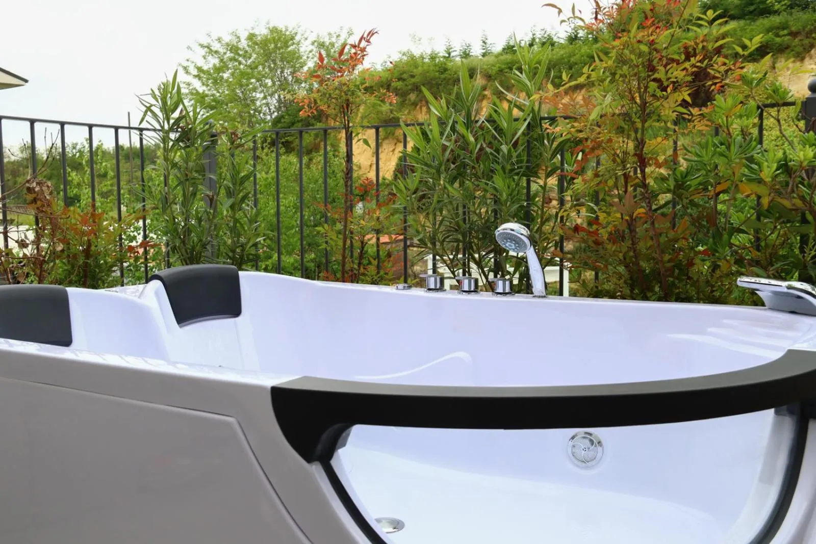 Hot Tub in Villa Nonna Cicci Boutique Hotel - SPA