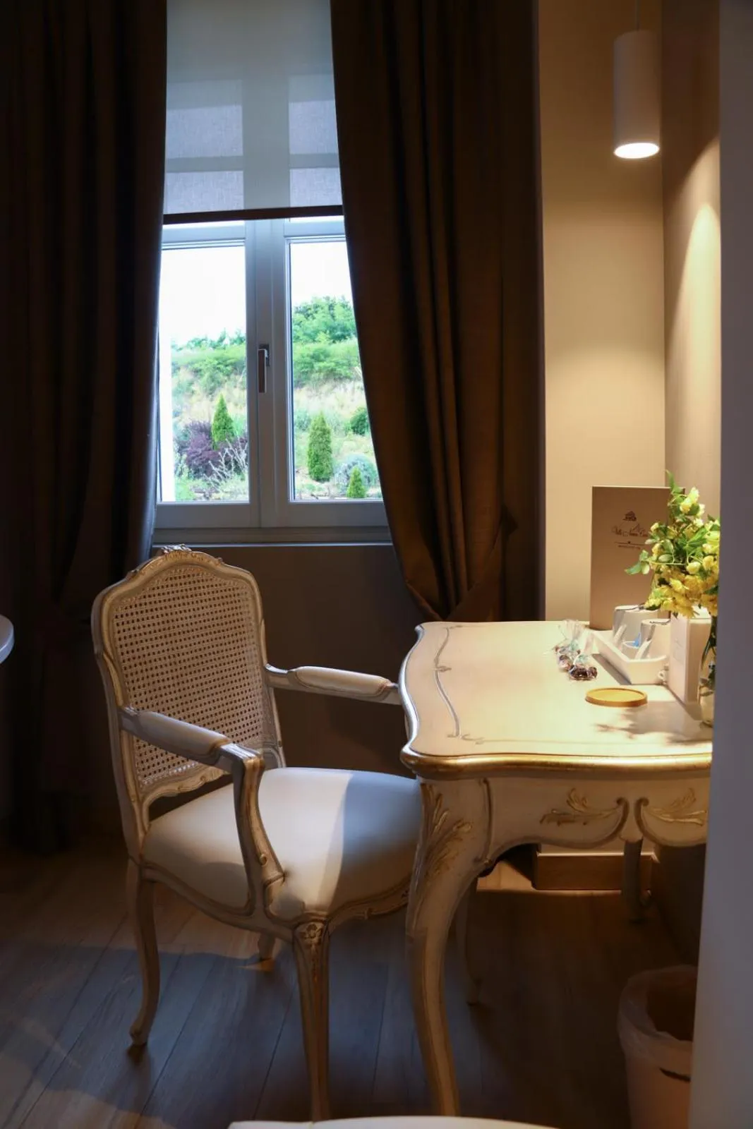 room service in Villa Nonna Cicci Boutique Hotel - SPA