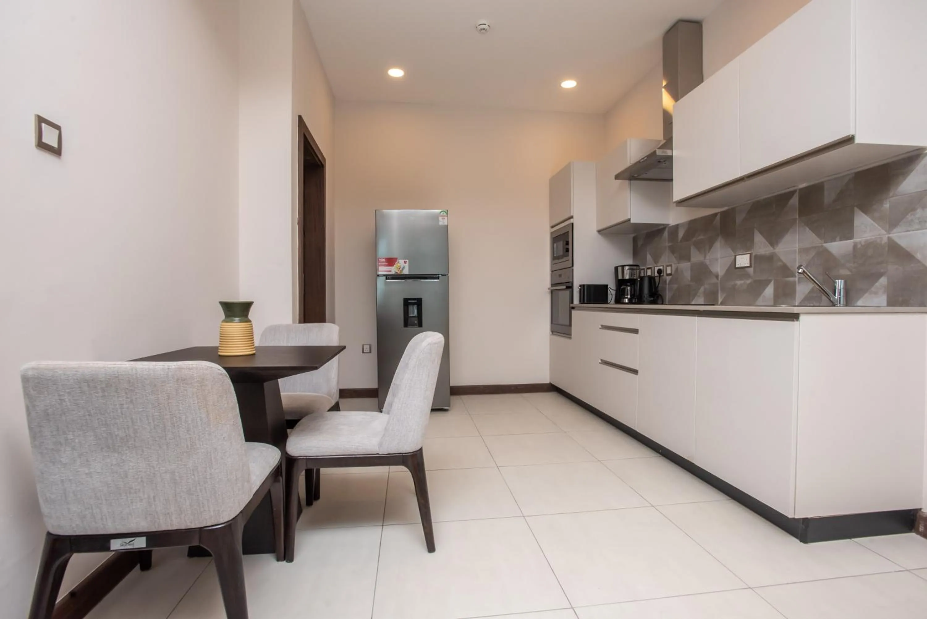 Kitchen or kitchenette in Skynest Residences by CityBlue, Nairobi Westlands