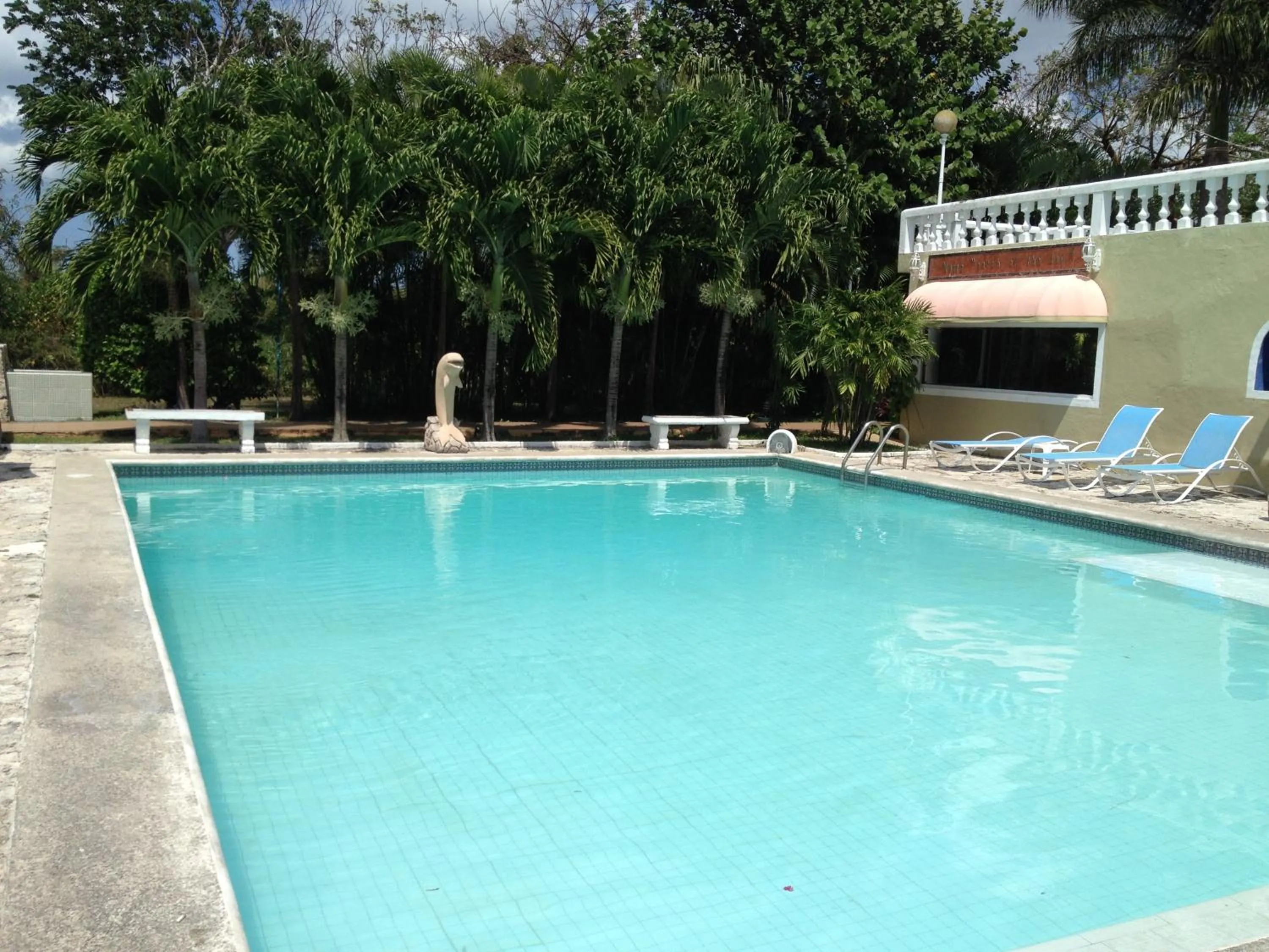 Swimming pool in Villablanca Garden Beach Hotel