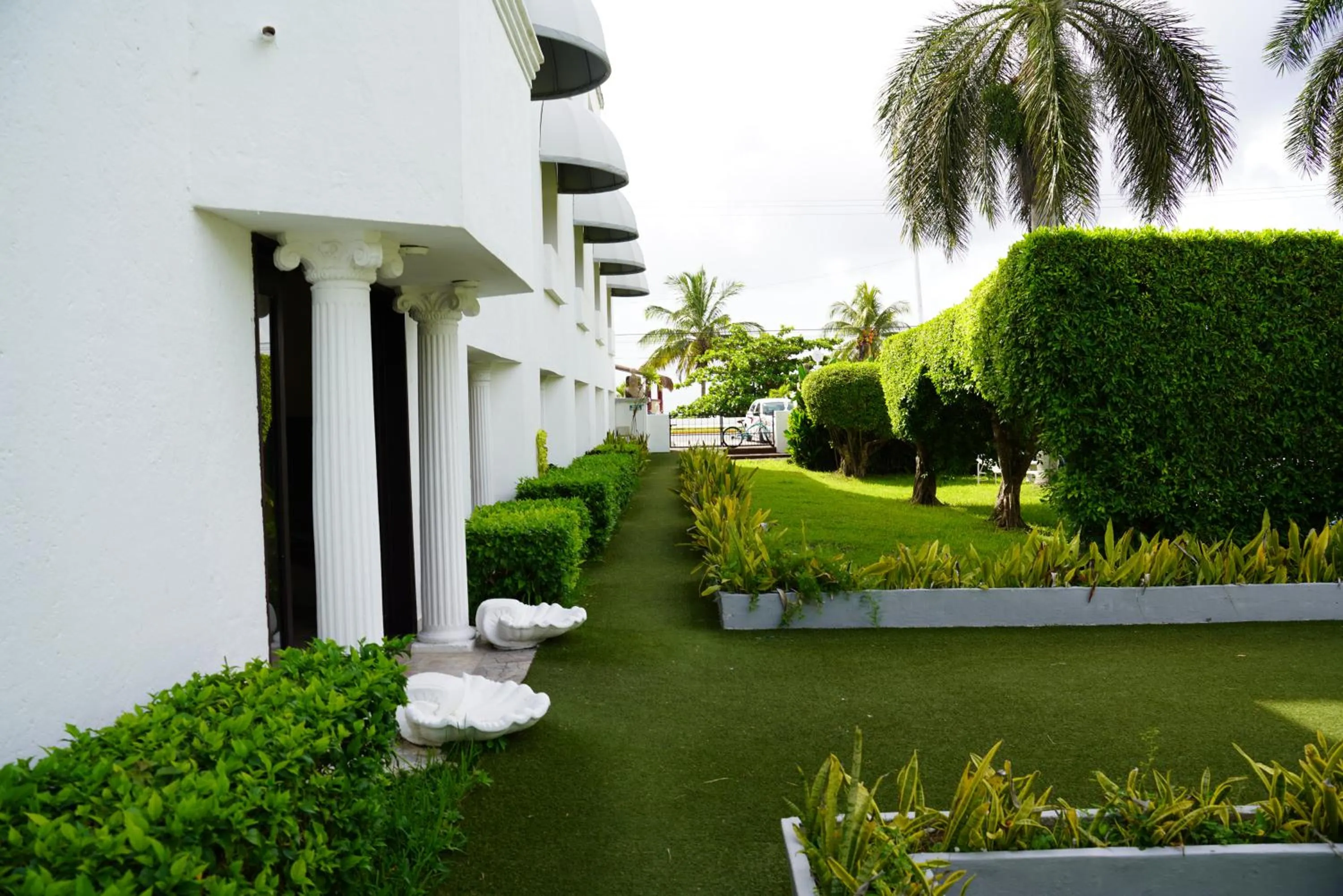 Property building in Villablanca Garden Beach Hotel