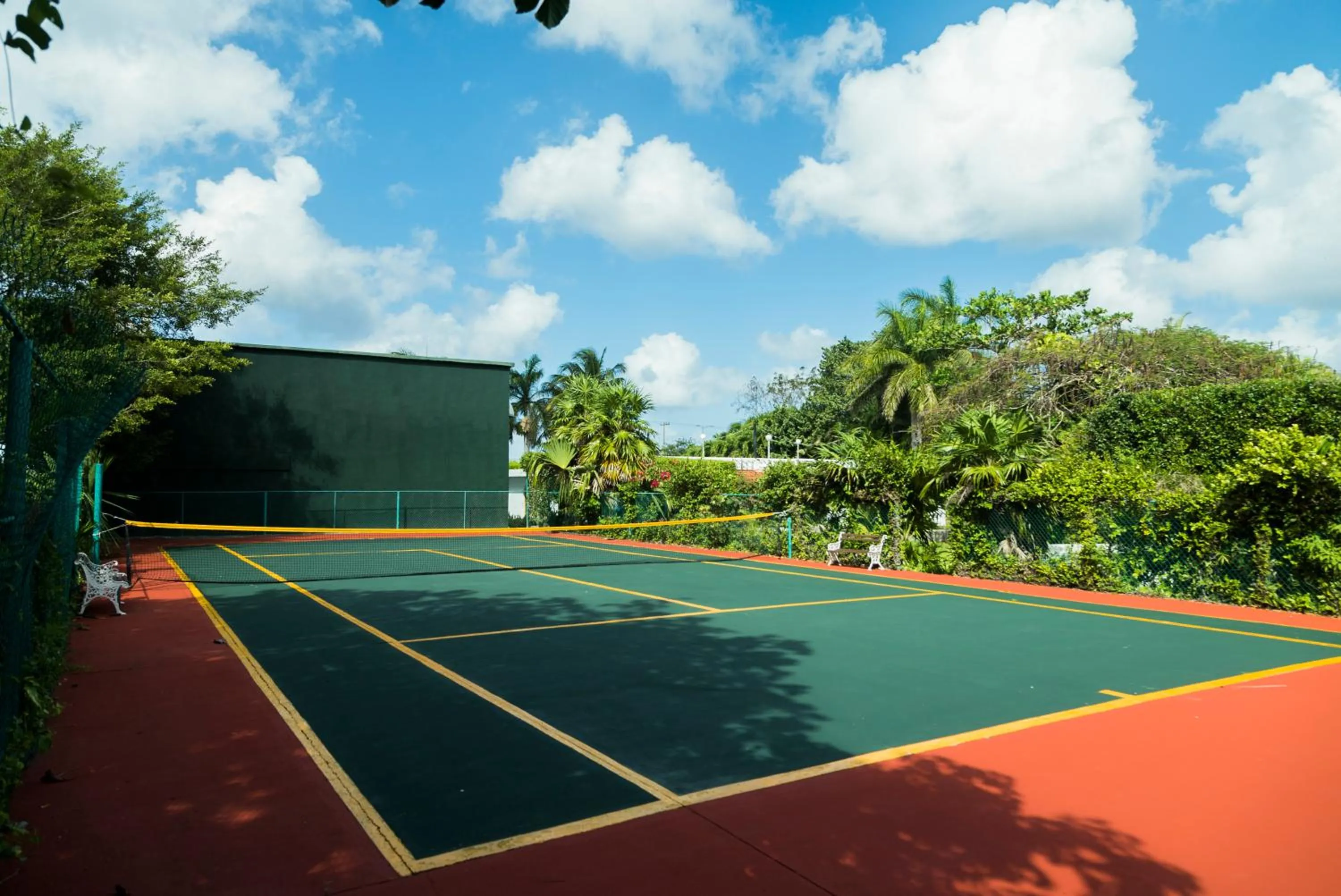Tennis court in Villablanca Garden Beach Hotel