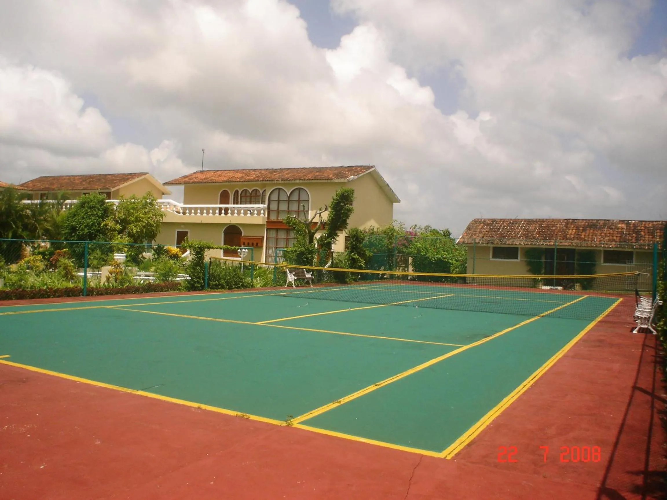 Tennis court in Villablanca Garden Beach Hotel