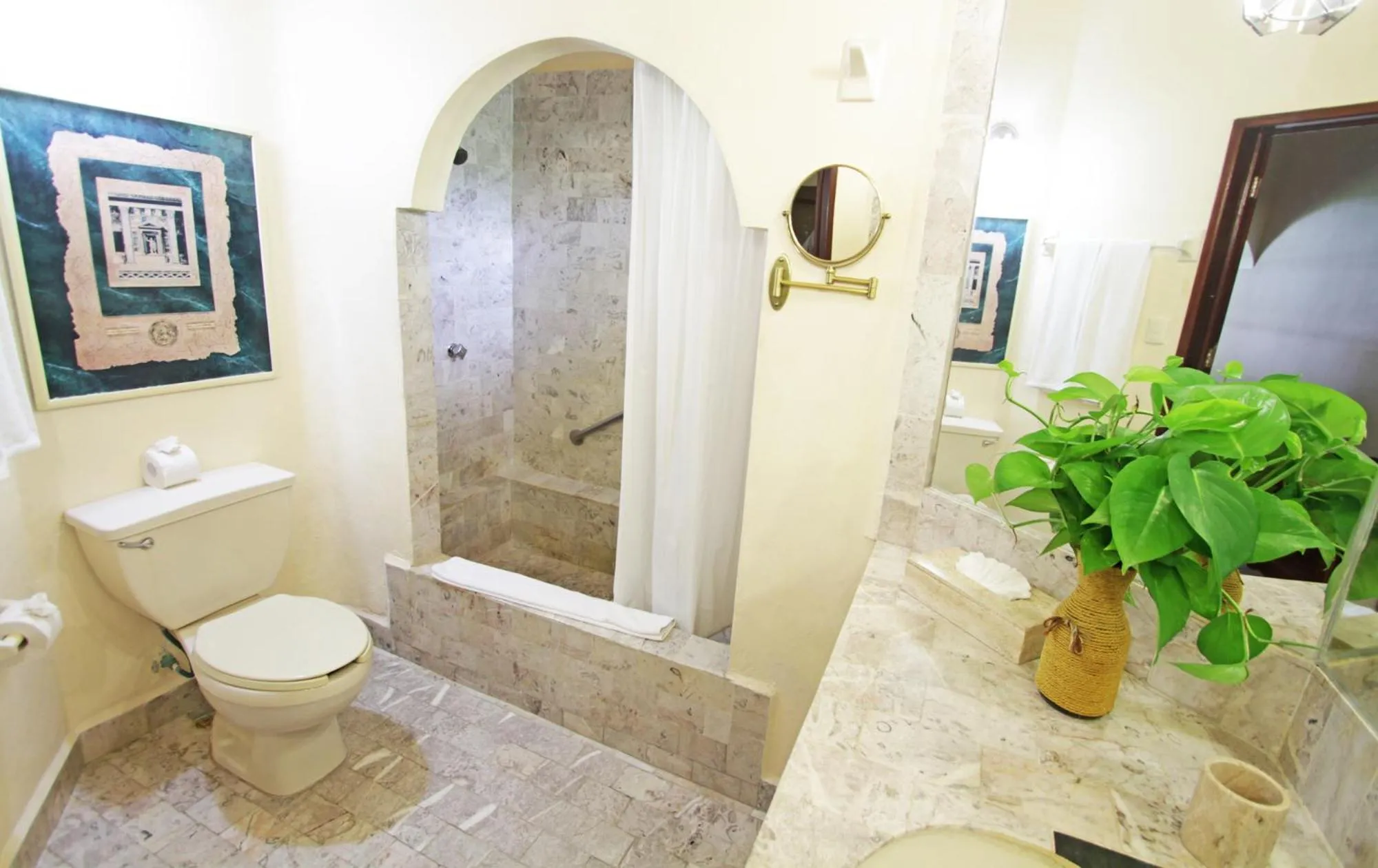 Bathroom in Villablanca Garden Beach Hotel