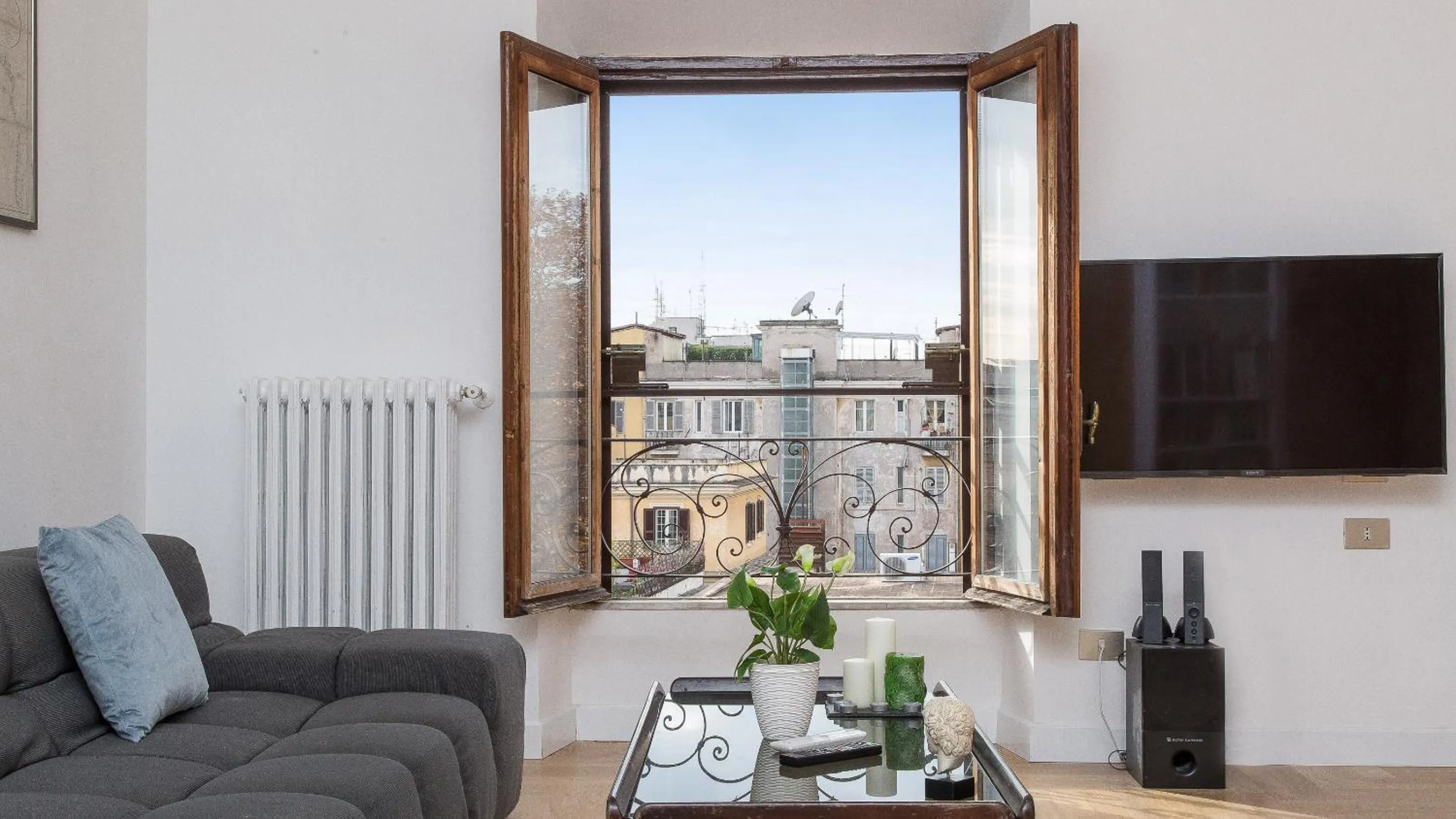 Property building in Giulio Cesare Penthouse Rental in Rome