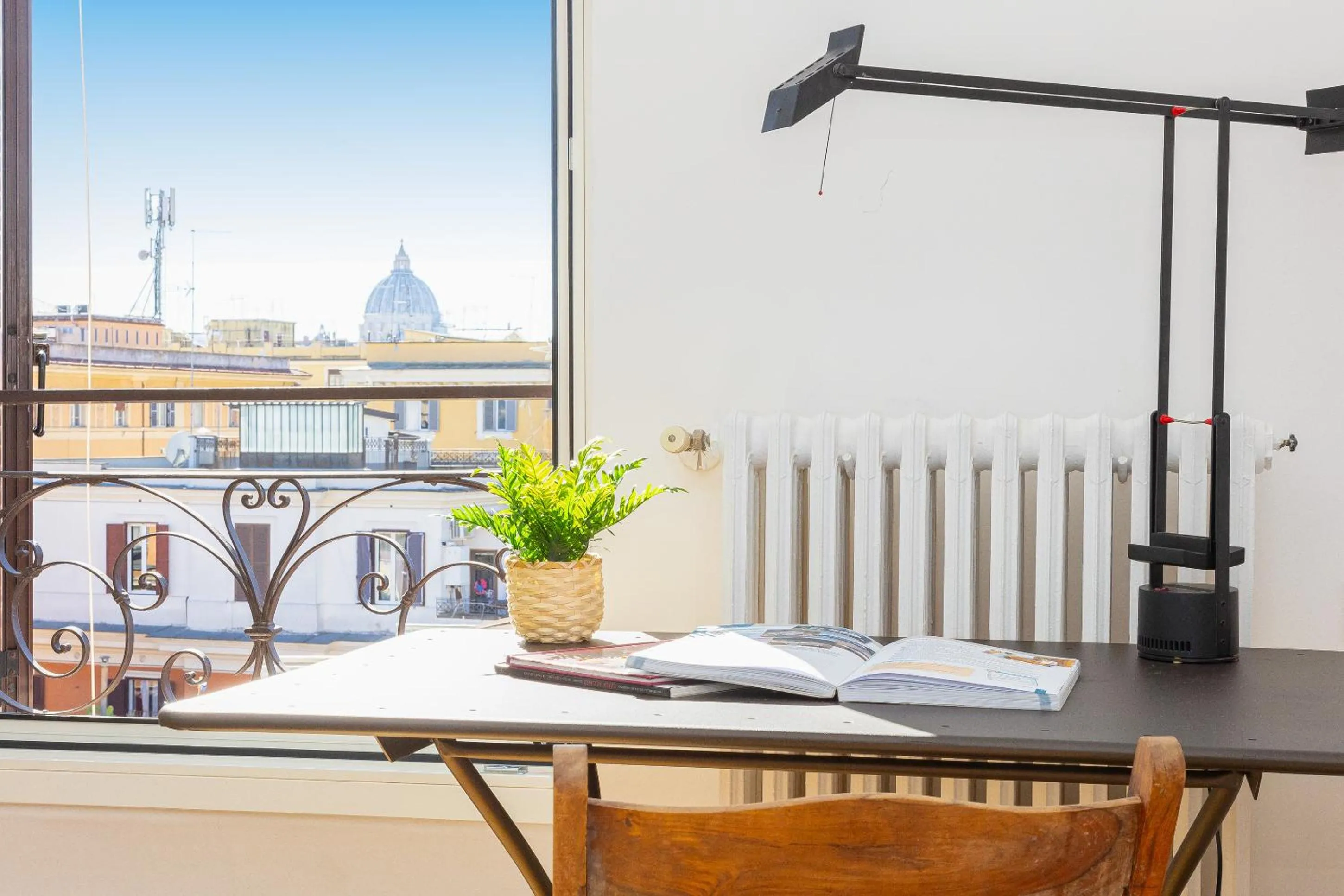Decorative detail in Giulio Cesare Penthouse Rental in Rome