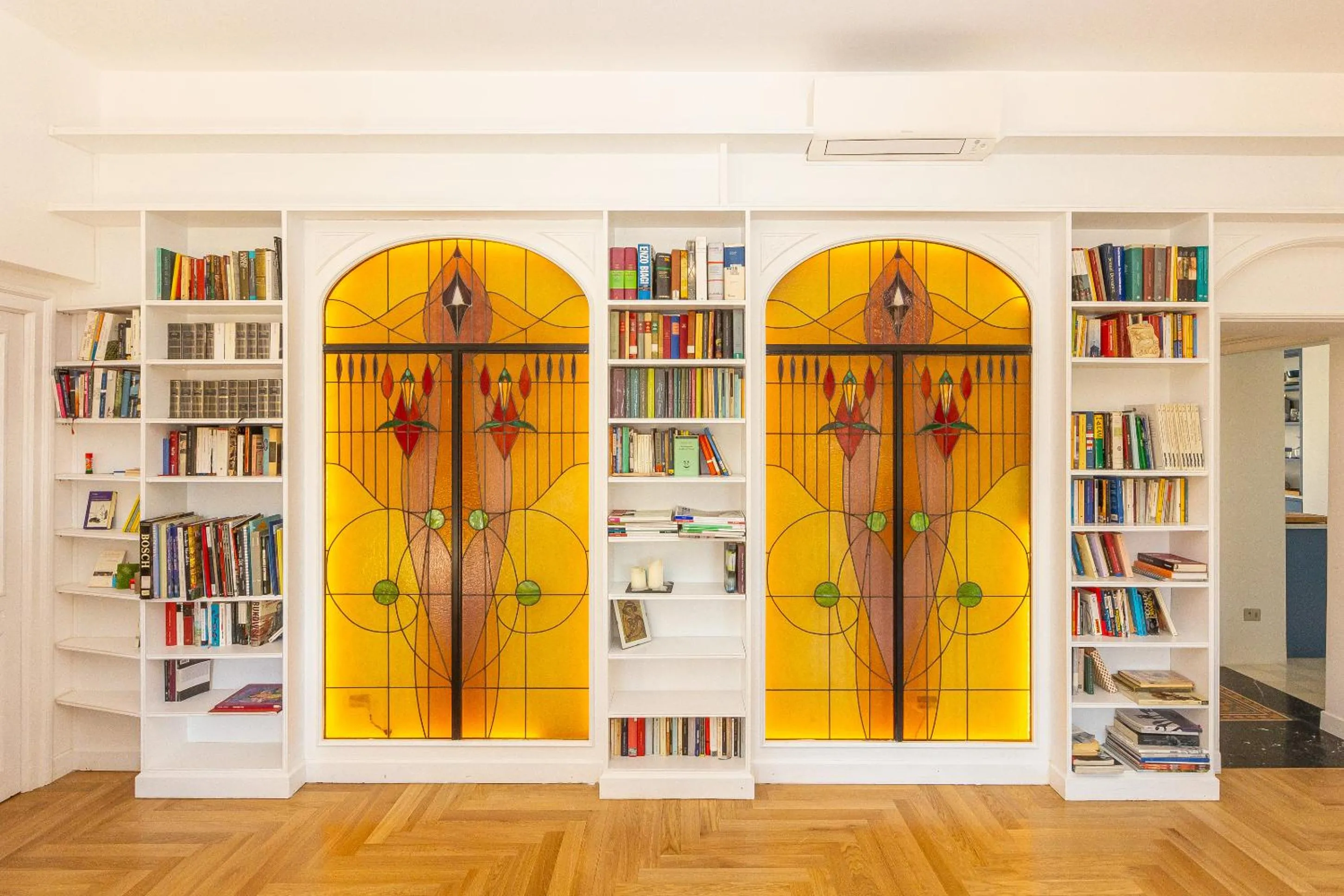 Decorative detail in Giulio Cesare Penthouse Rental in Rome
