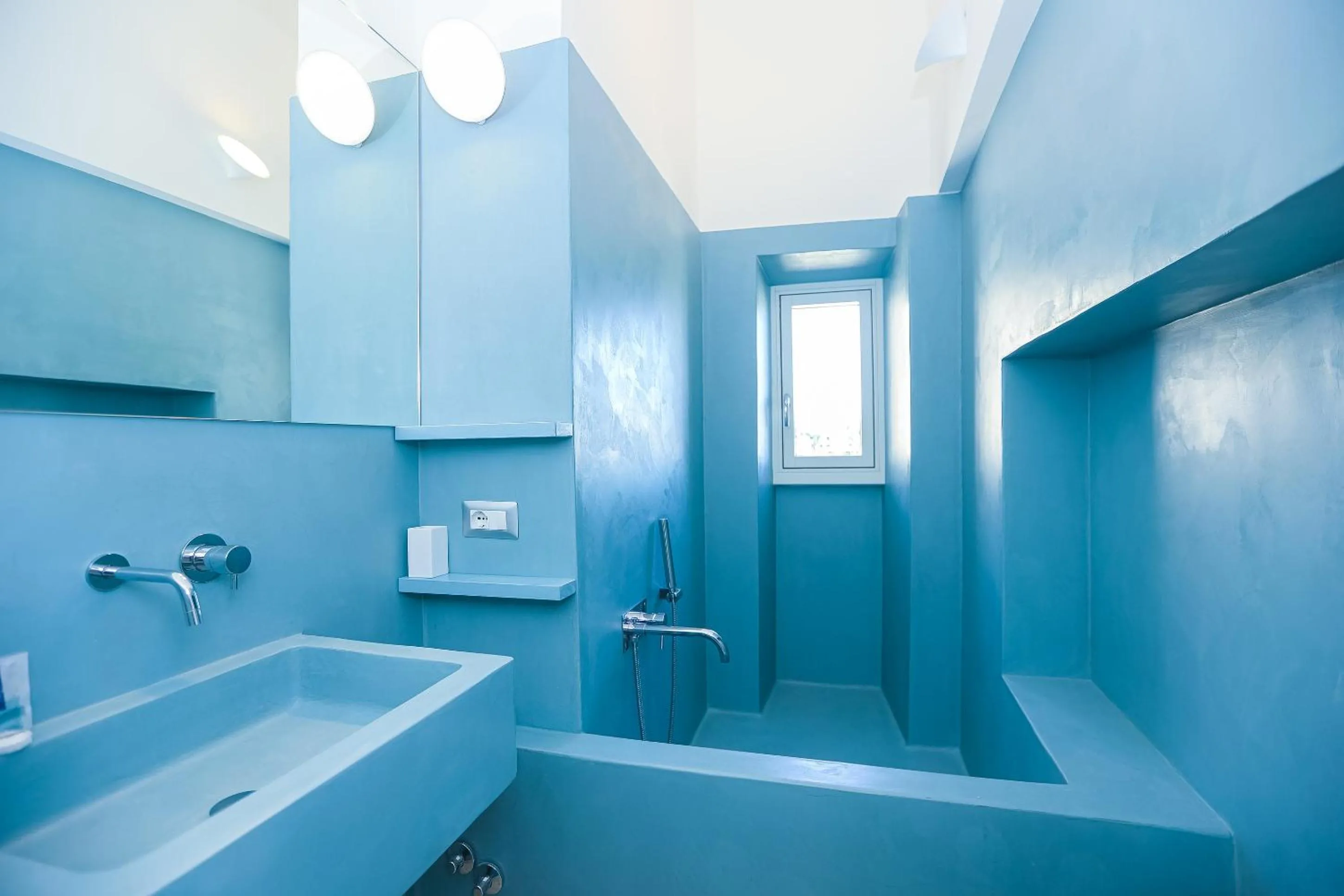 Bathroom in Giulio Cesare Penthouse Rental in Rome