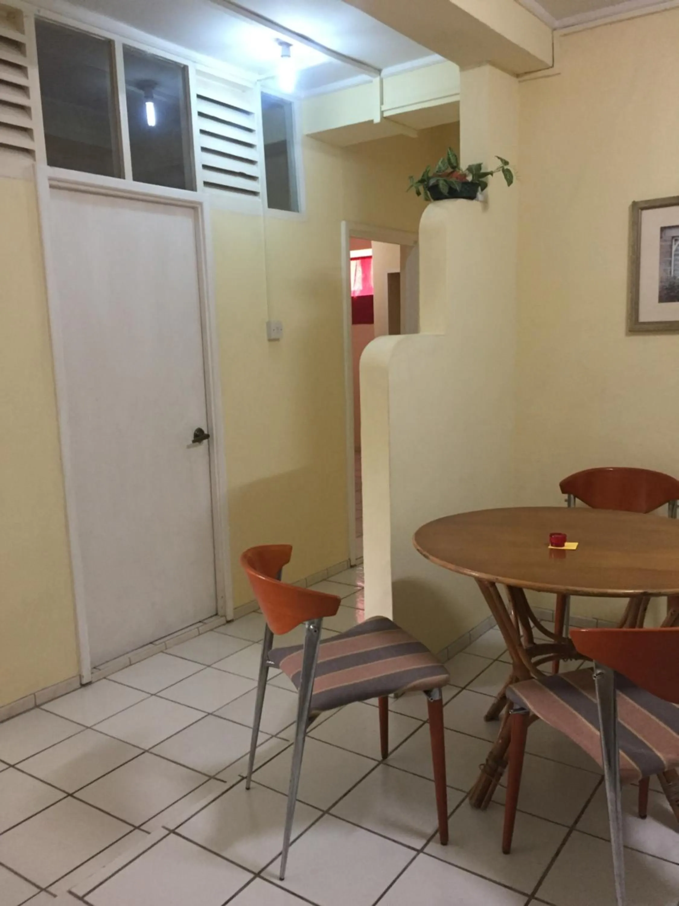 Photo of the whole room in Harbour Vista Inn