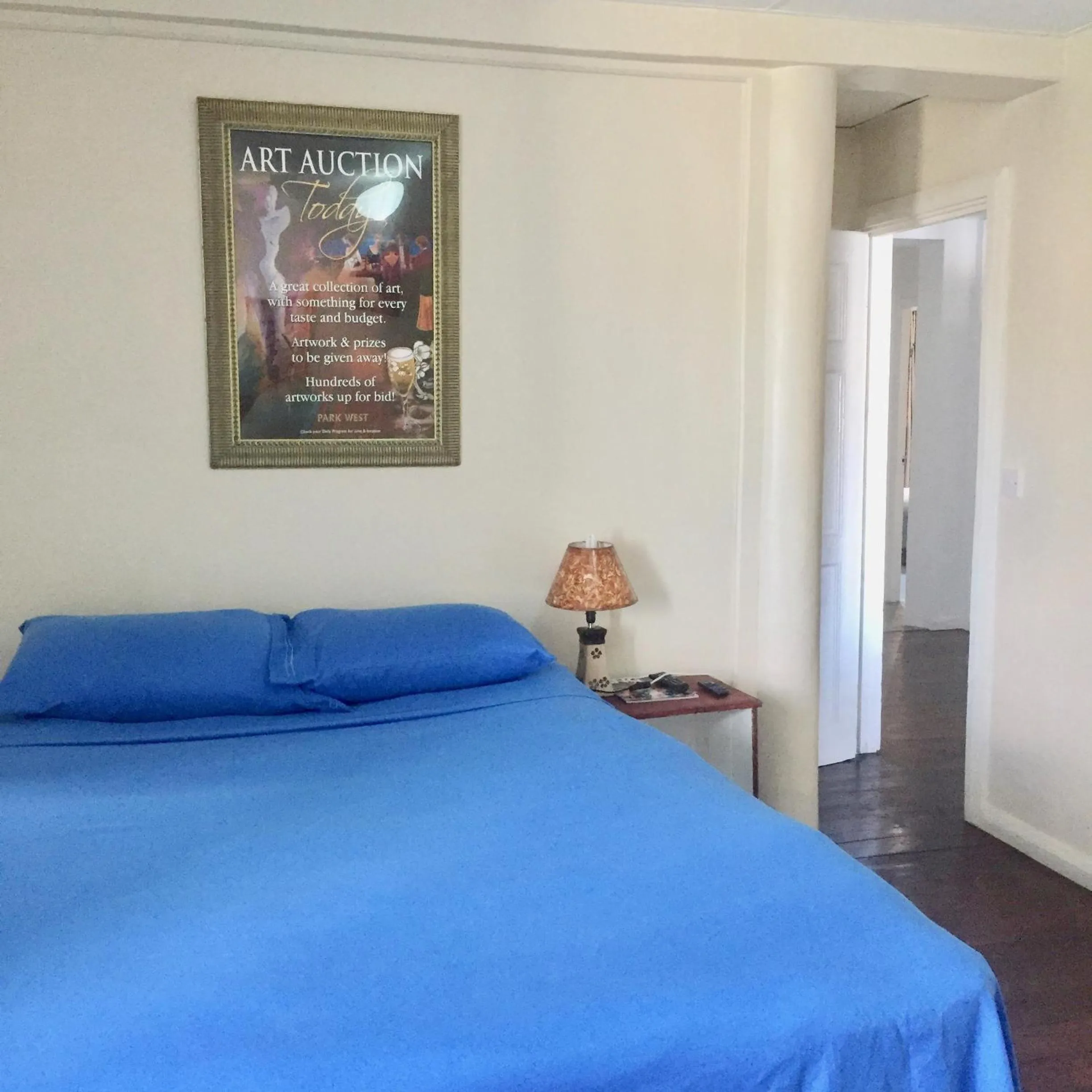 Photo of the whole room, Bed in Harbour Vista Inn