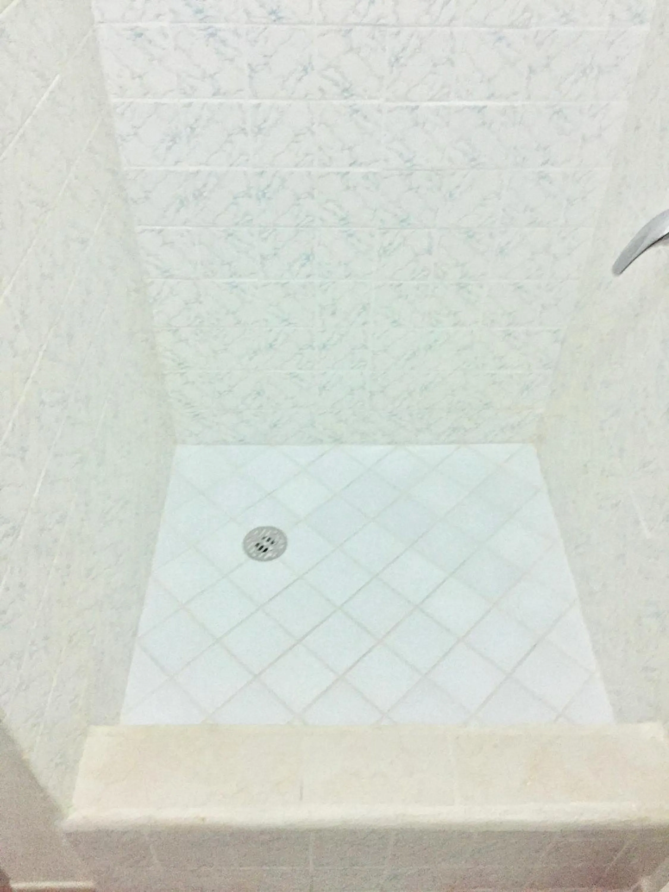 Shower in Harbour Vista Inn