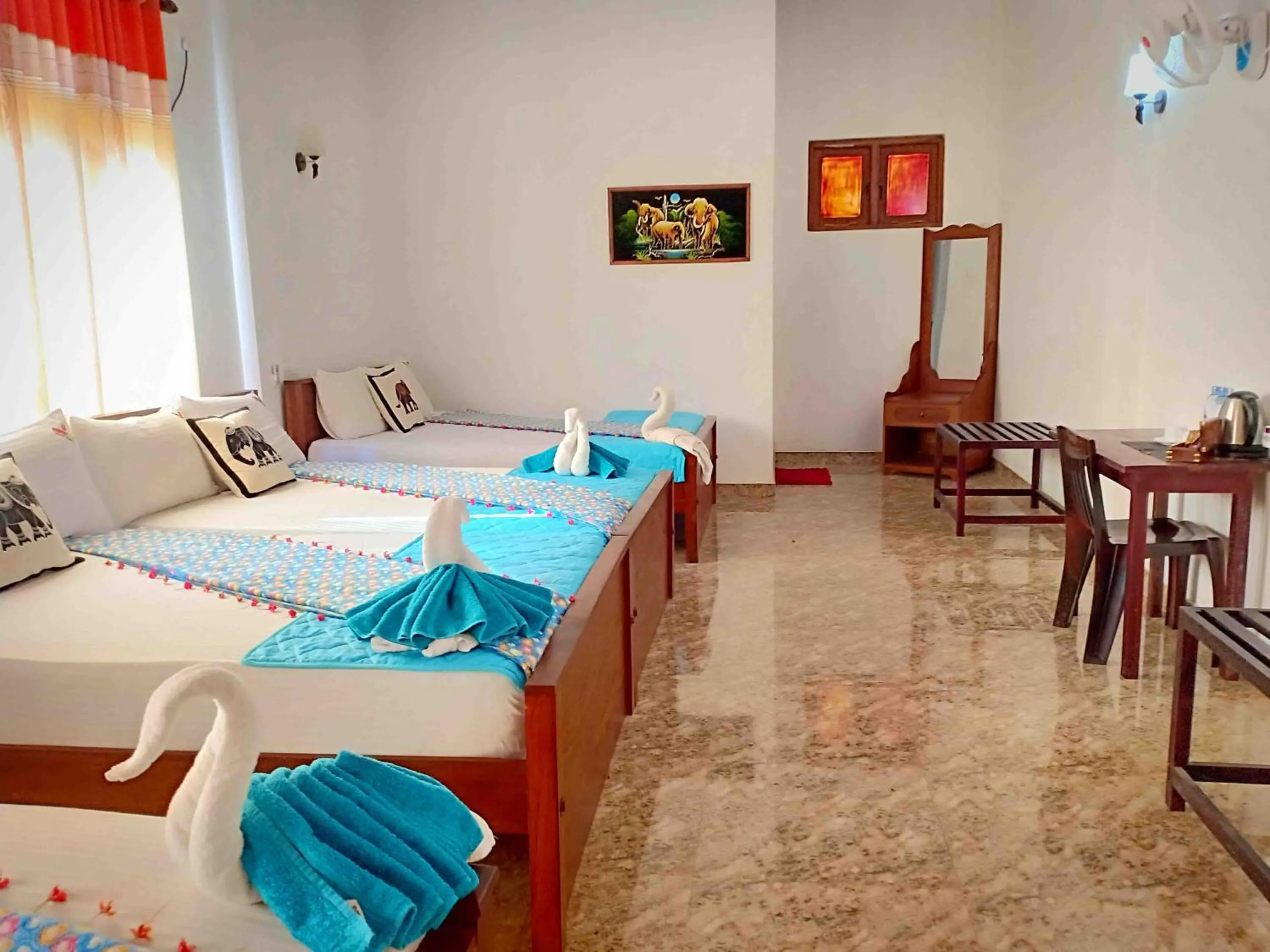 Bed in Hungry Lion Sigiriya