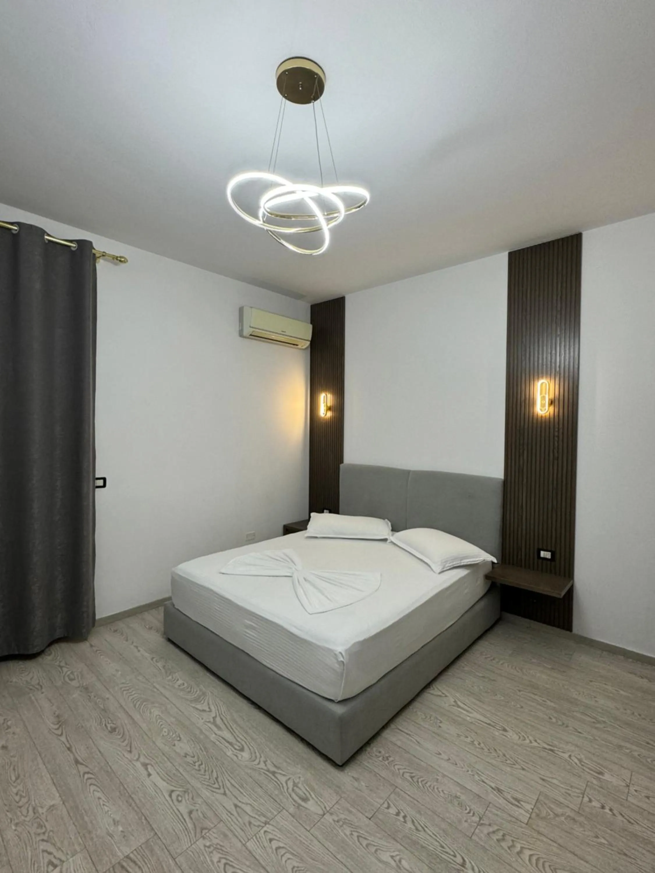 Bedroom, Bed in Hotel Kaloshi