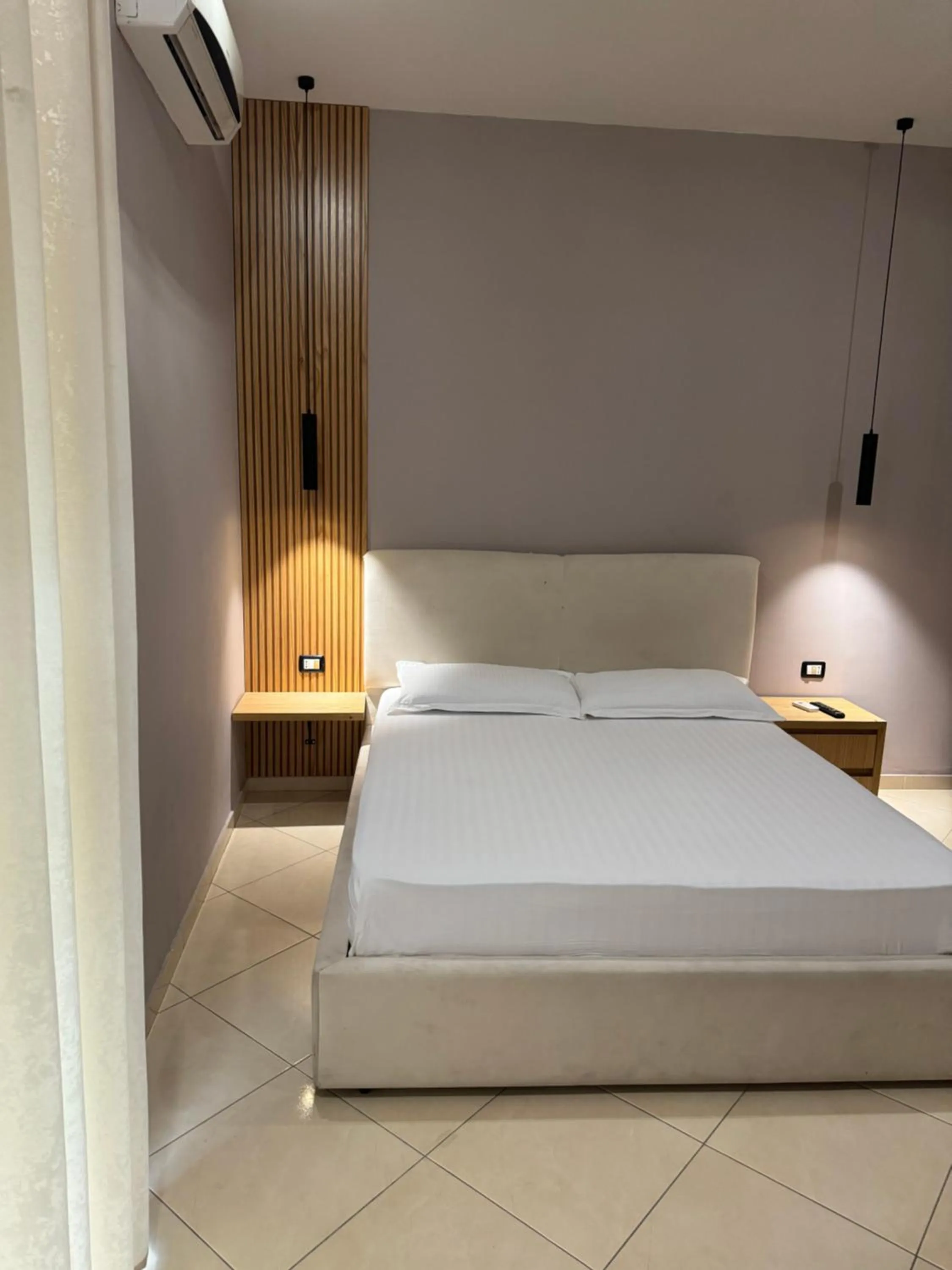 Bedroom, Bed in Hotel Kaloshi