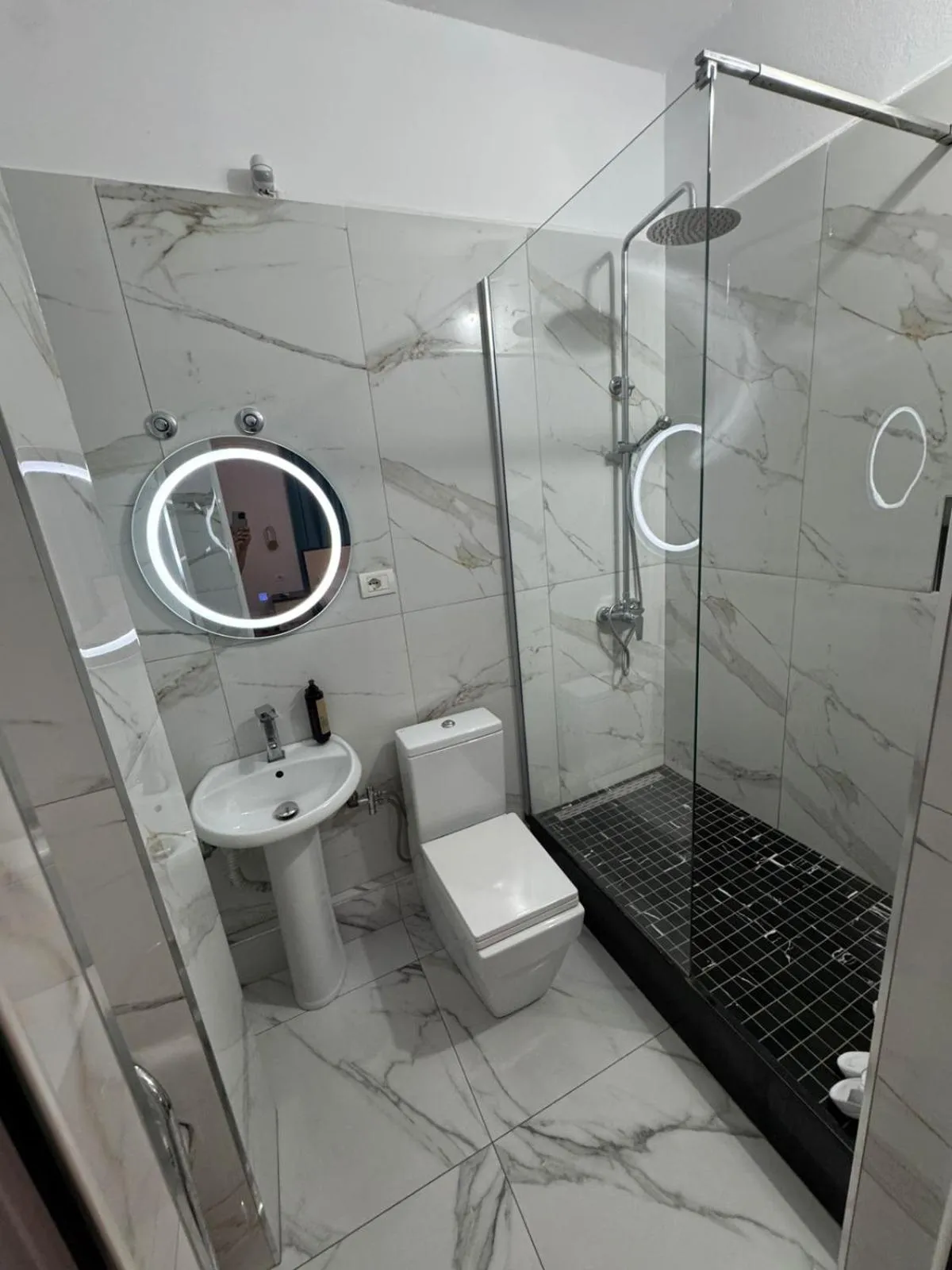 Toilet in Hotel Kaloshi