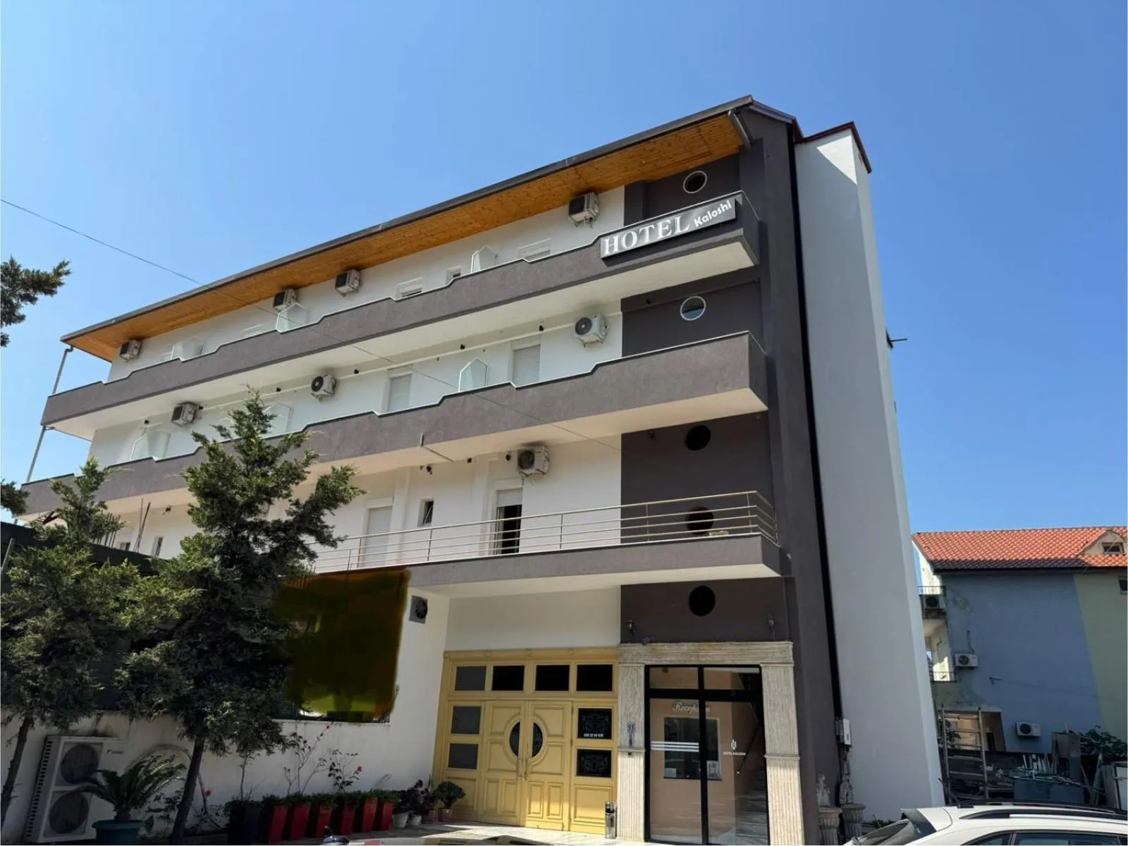 Property building in Hotel Kaloshi