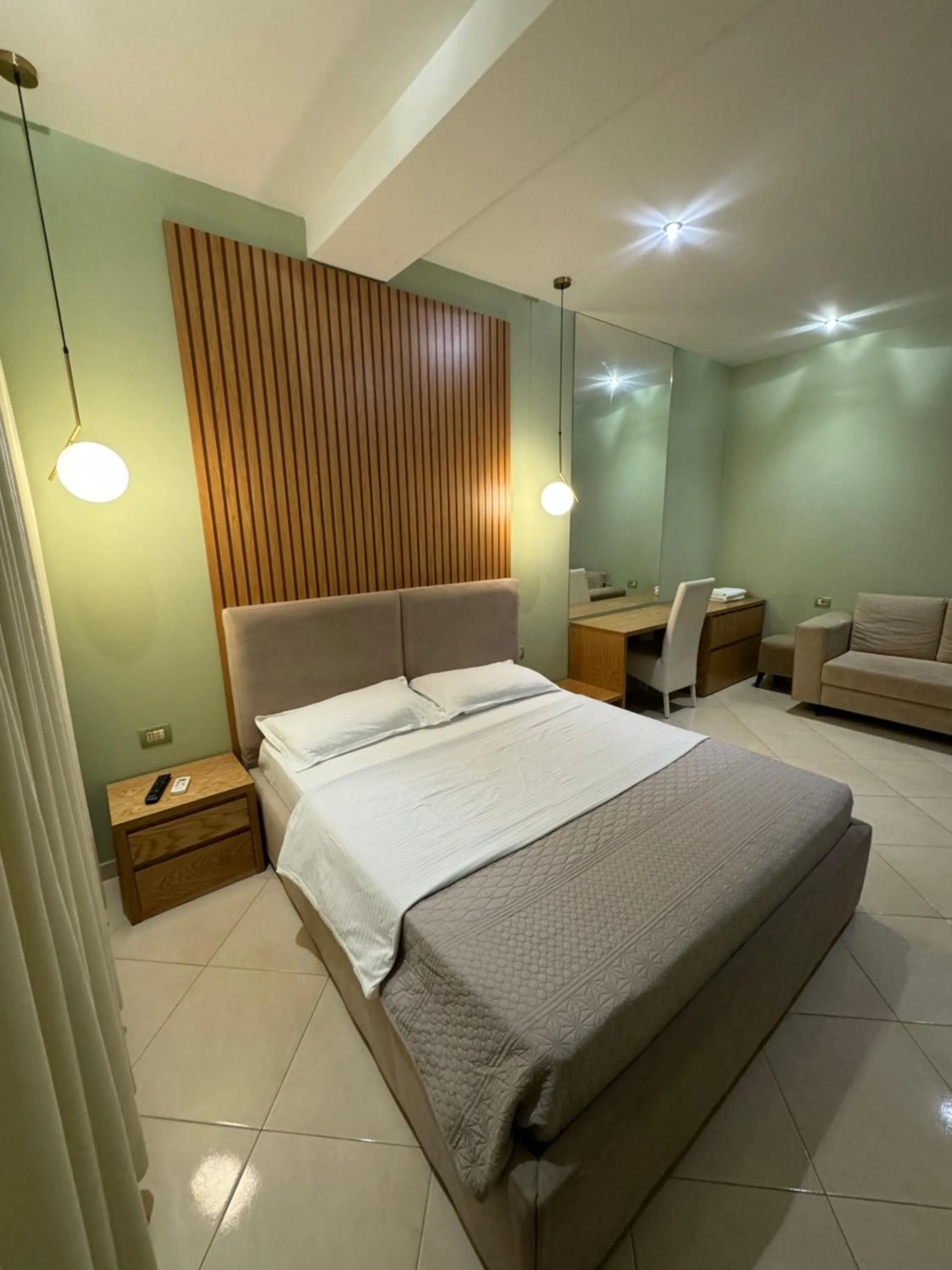 Bedroom, Bed in Hotel Kaloshi