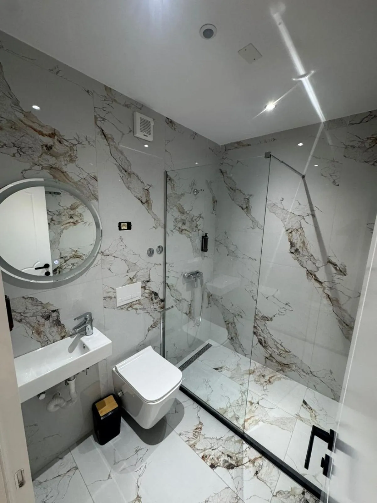 Bathroom in Hotel Kaloshi