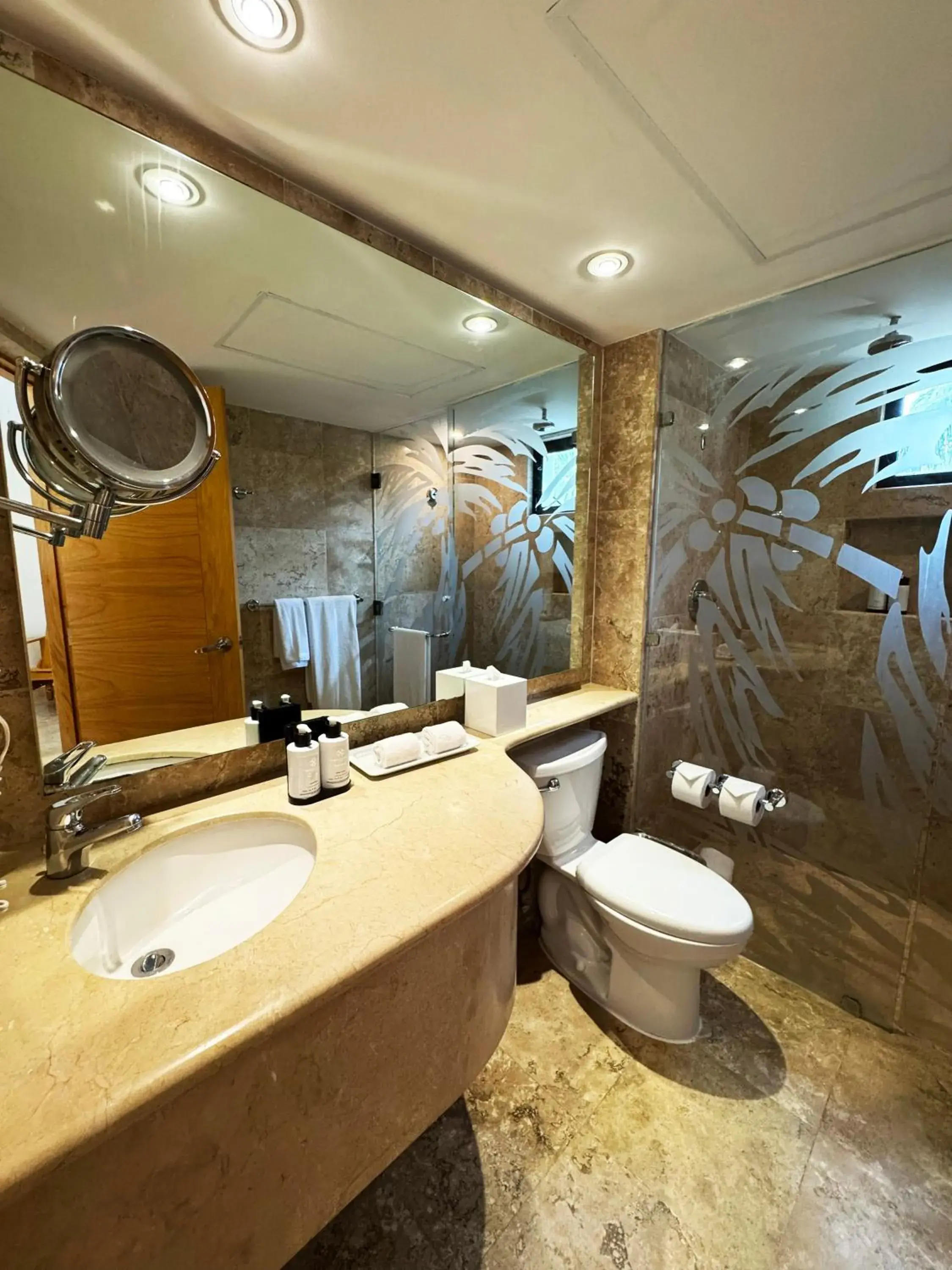 Bedroom in The Reef Playacar Beach Resort & Spa-Optional All Inclusive Bedroom in The Reef Playacar Beach Resort & Spa-Optional All Inclusive