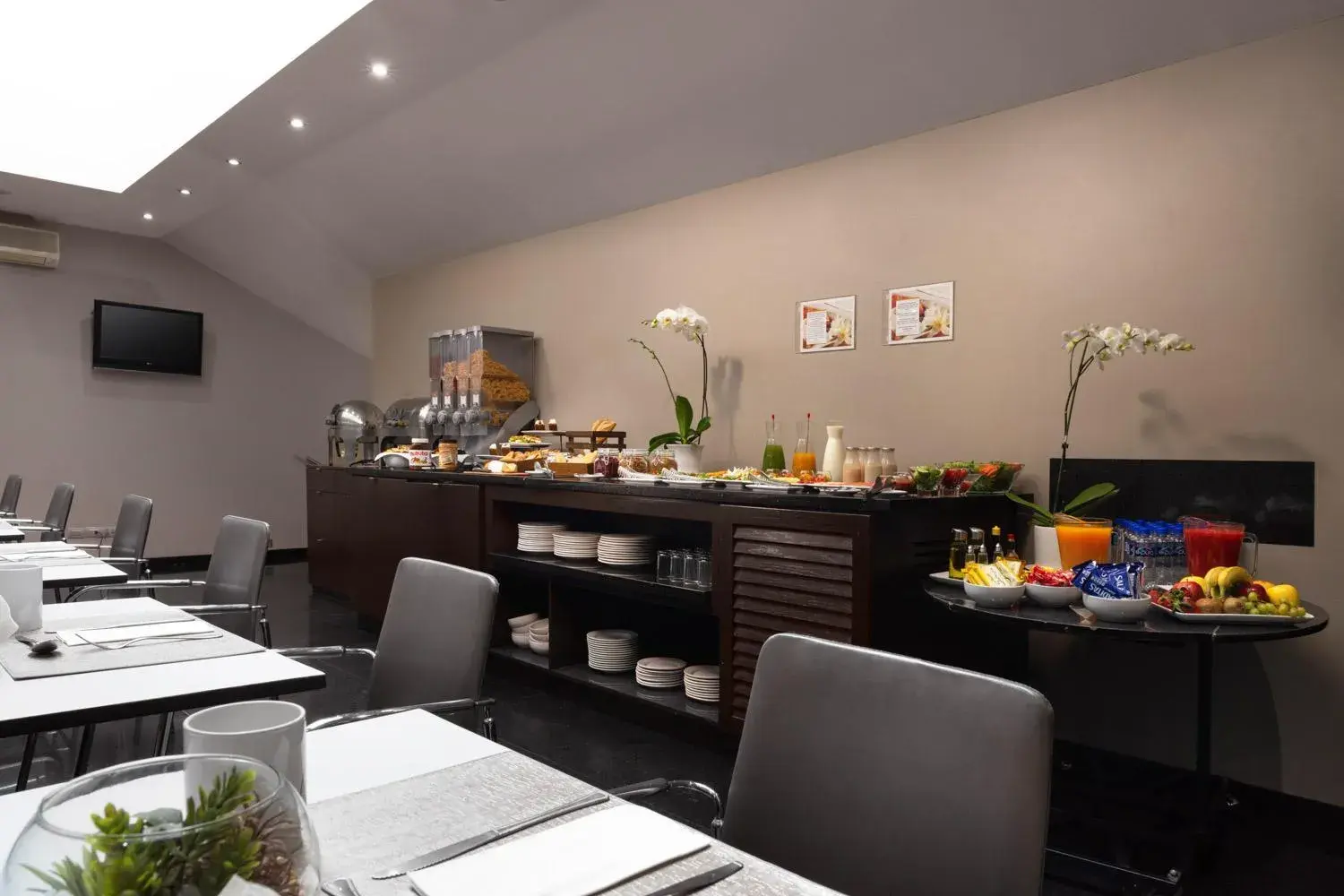 Lounge or bar in Exe Suites Reforma Lounge or bar in Exe Suites Reforma